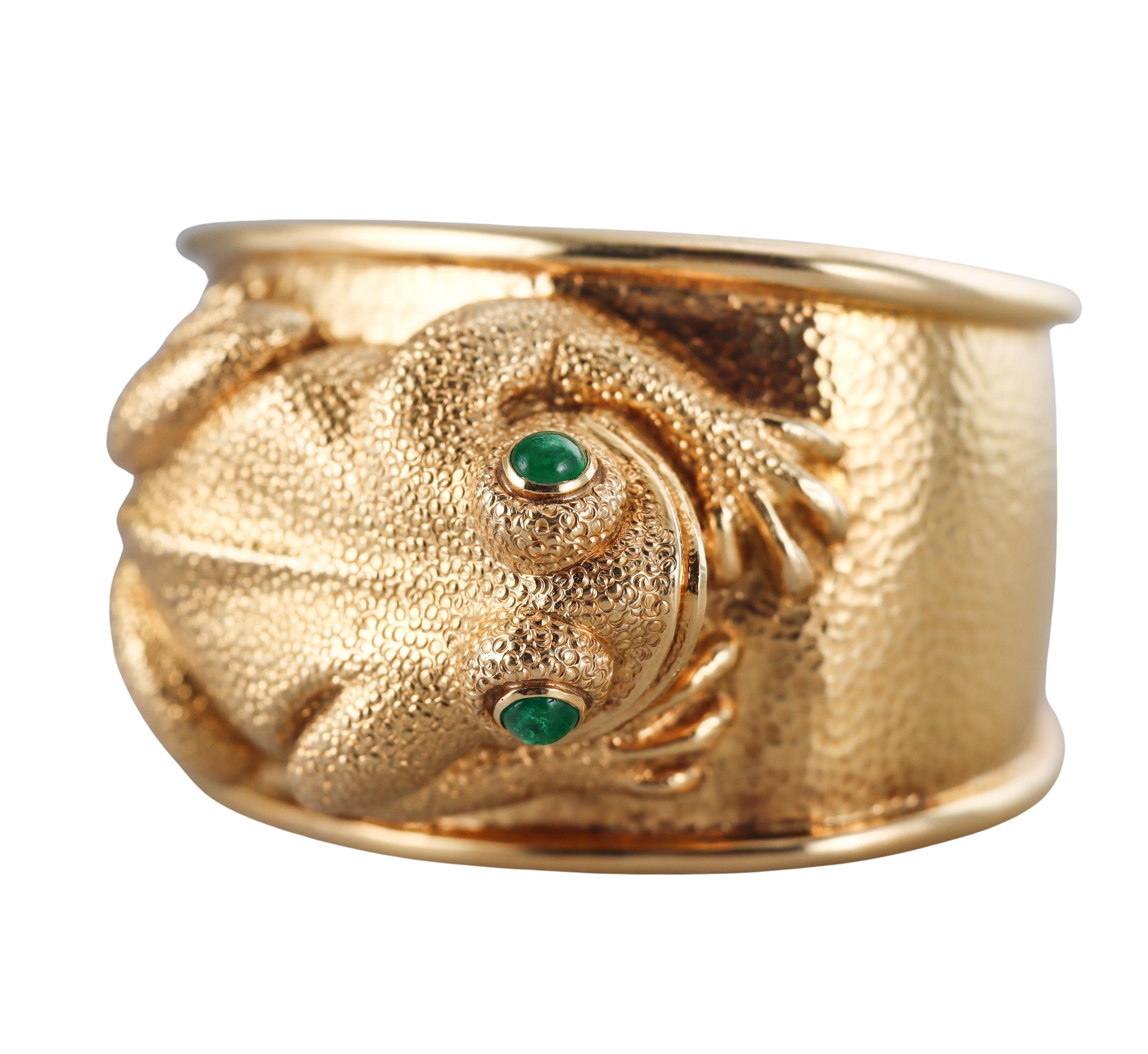 David Webb grenouille émeraude  Bracelet manchette en or Pour femmes en vente