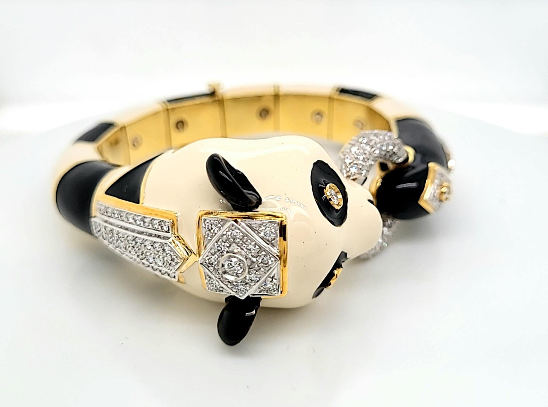 David Webb Bracelet jonc Panda en or jaune 18 carats, émail et diamants 2