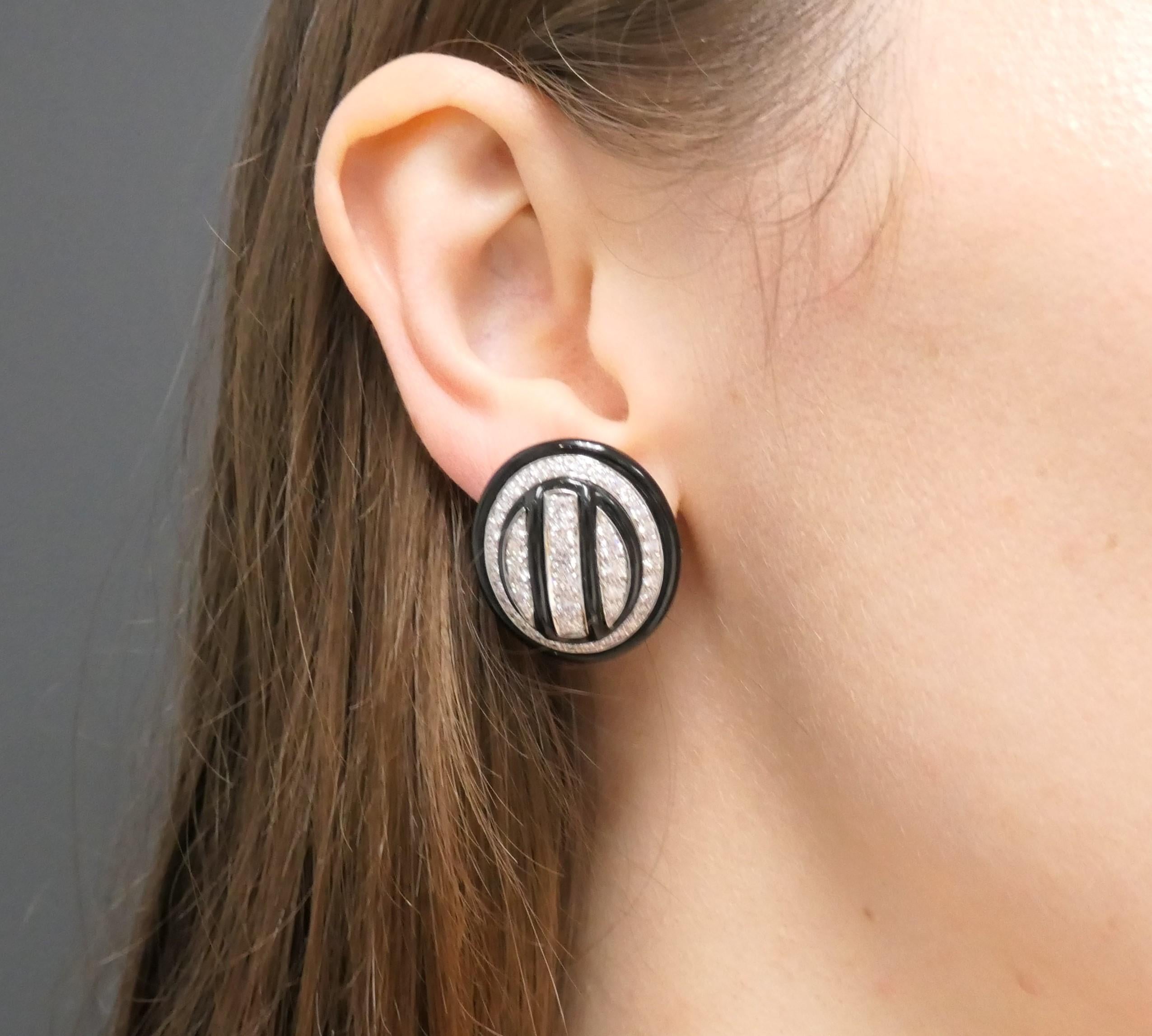 Round Cut David Webb Enamel Earrings 18k Gold Platinum Diamond Vintage Estate Jewelry For Sale