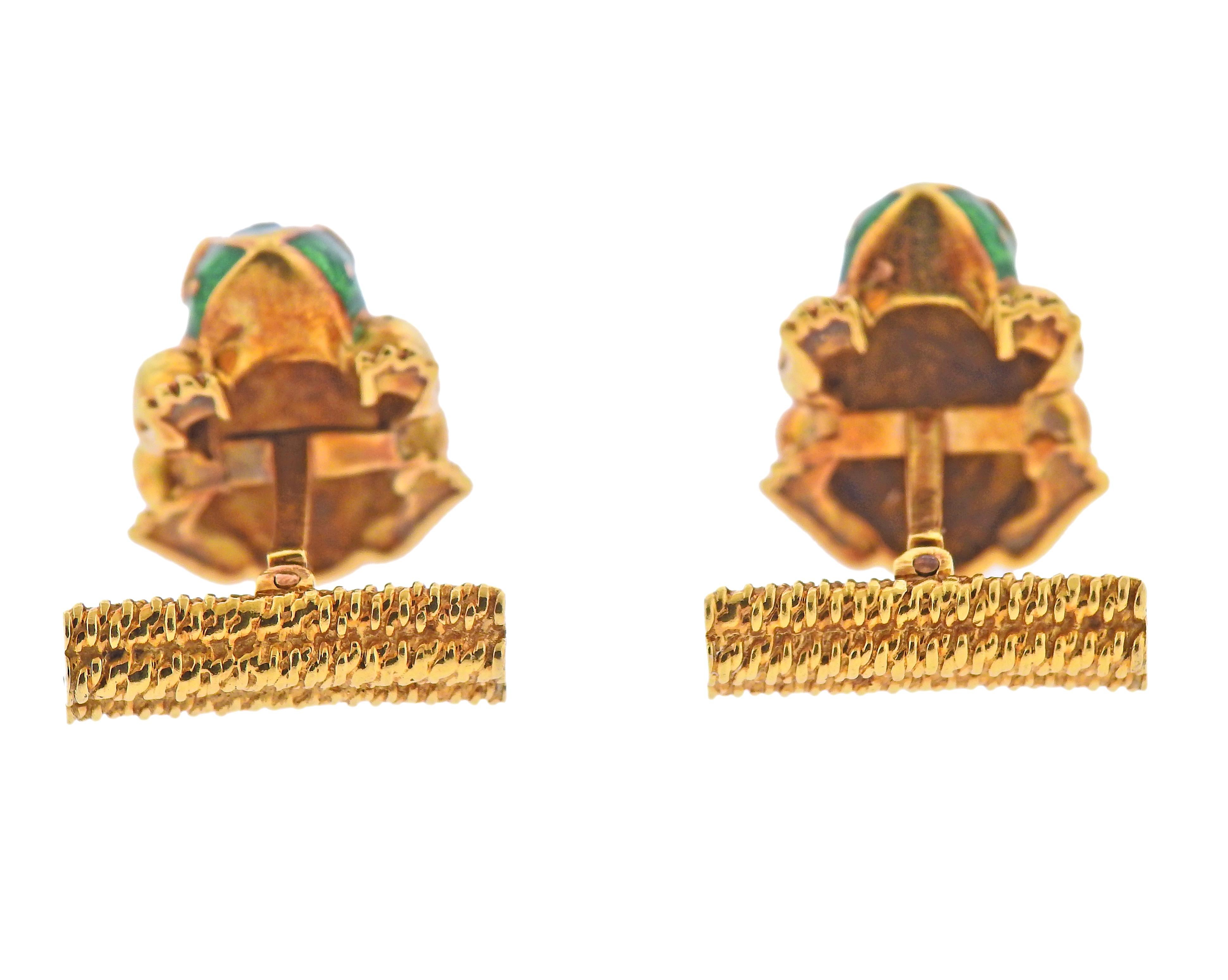 David Webb Enamel Gold Frog Cufflinks In Excellent Condition In New York, NY
