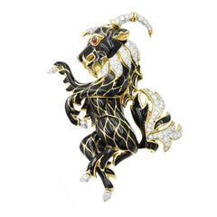 David Webb Broche en émail, rubis et diamants