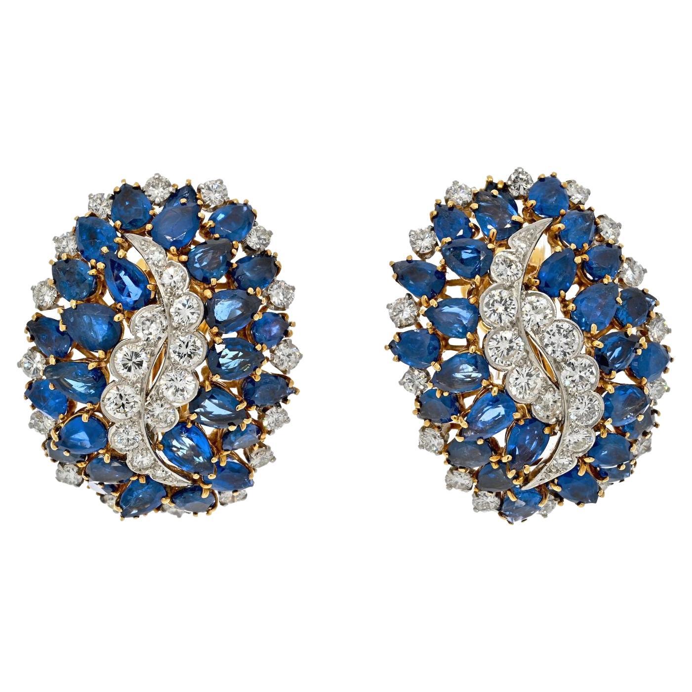 David Webb Clips d'oreilles extraordinaires en saphirs et diamants en vente