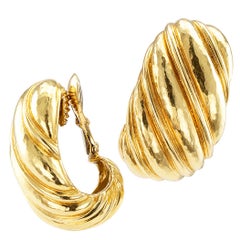 David Webb Fluted Gold Ear Hoops