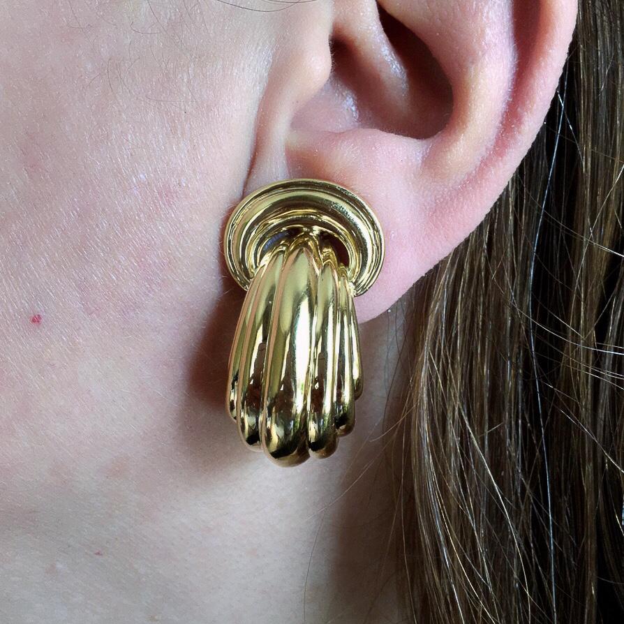 Women's or Men's David Webb Fluted Half Hoop 18 Karat Gold Earrings
