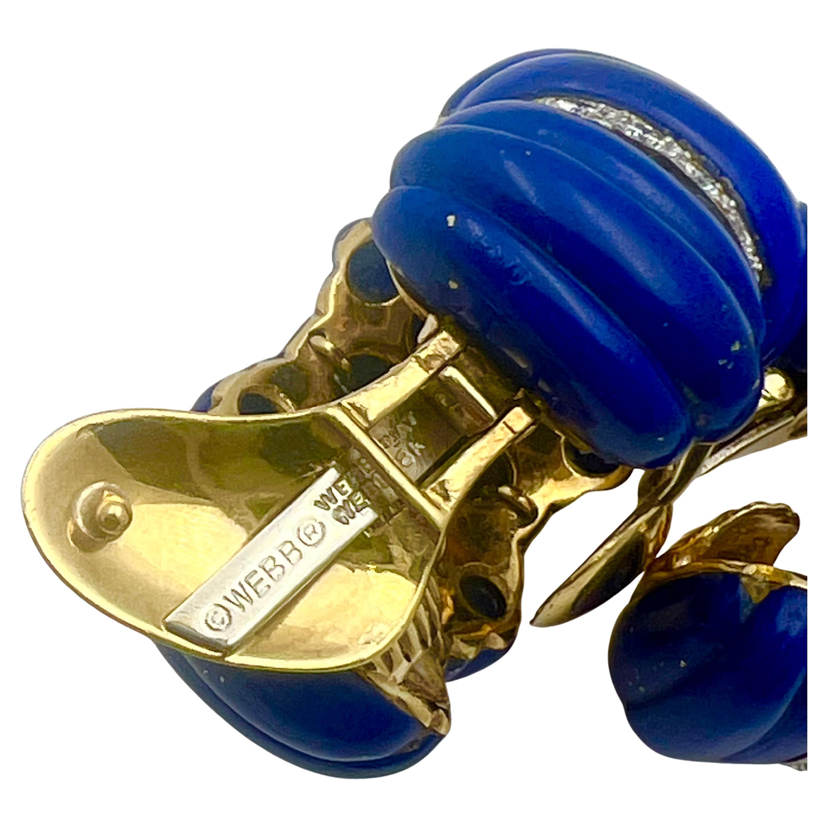Taille ronde Boucles d'oreilles demi-boucles en lapis-lazuli et diamants David Webb en vente