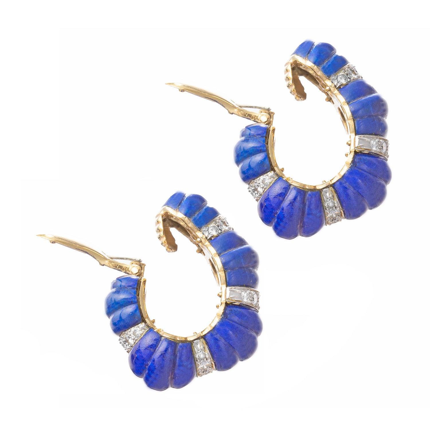Boucles d'oreilles demi-boucles en lapis-lazuli et diamants David Webb en vente 1