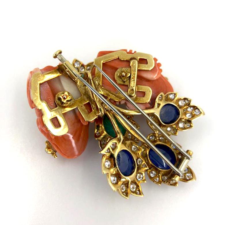 David Webb Diamond Coral Cabochon Emerald Gold Frog Brooch In Good Condition For Sale In New York, NY