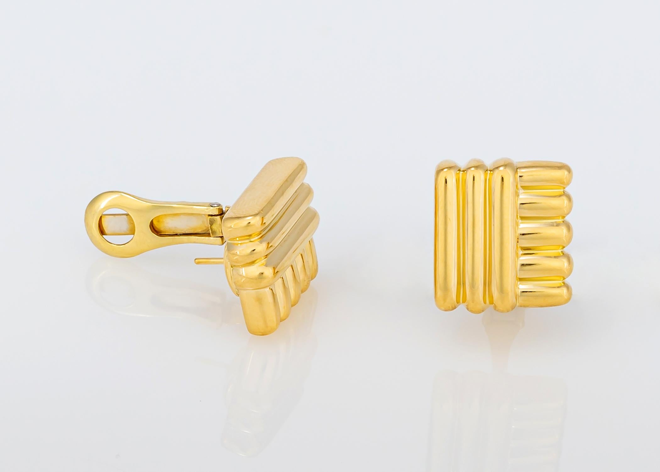Sometimes less is more. David Webb creates a simple geometric gold earring that can be your new go to all the time choice. 3/4's of an inch in size.