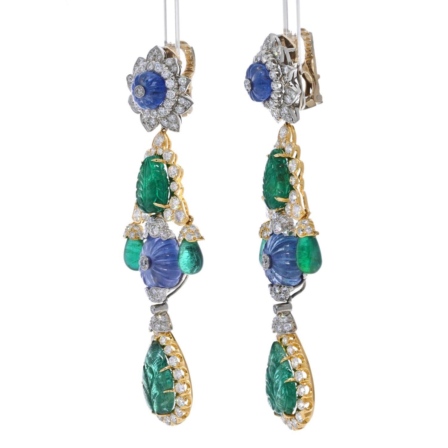 David Webb Girandole Carved Emerald and Diamond Dangle Earrings In Excellent Condition For Sale In New York, NY