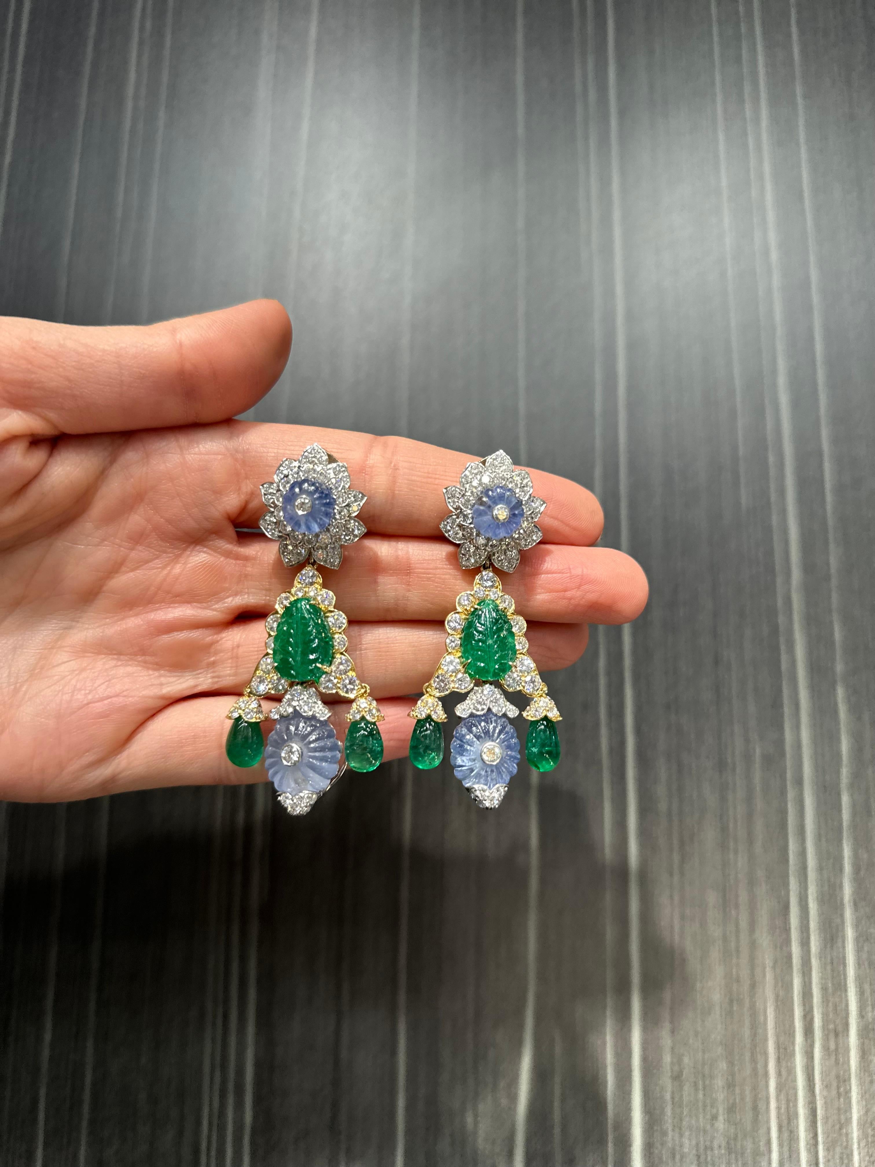 David Webb Girandole Carved Emerald and Diamond Dangle Earrings For Sale 1