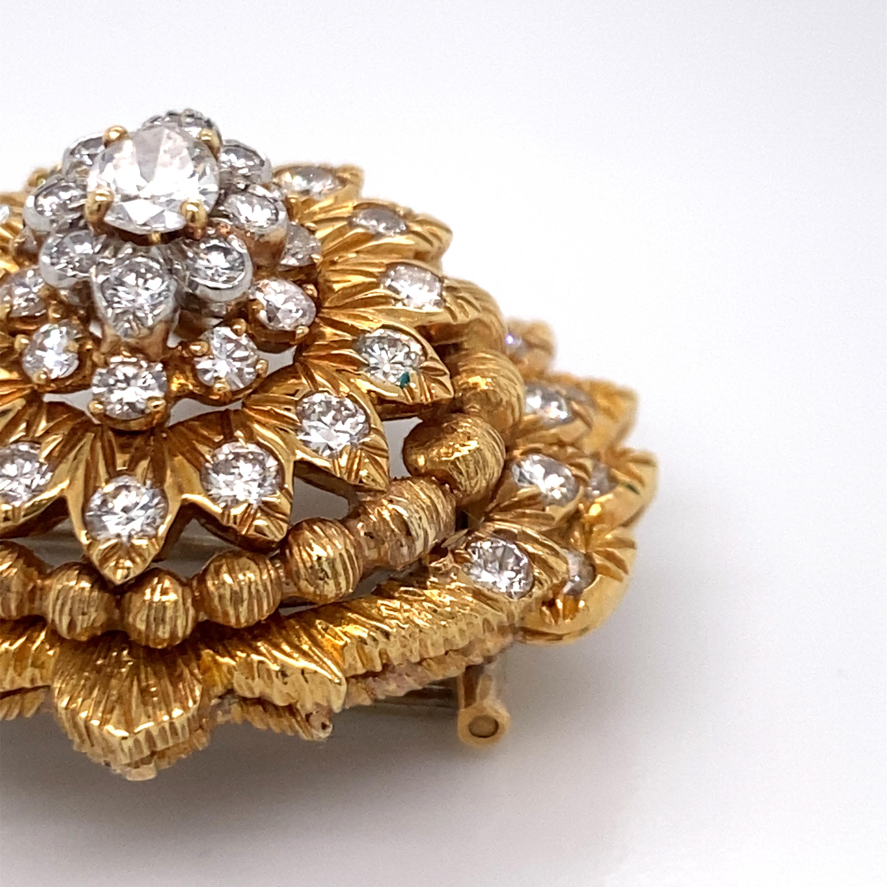 David Webb Gold and Diamond Brooch In Excellent Condition In New York, NY