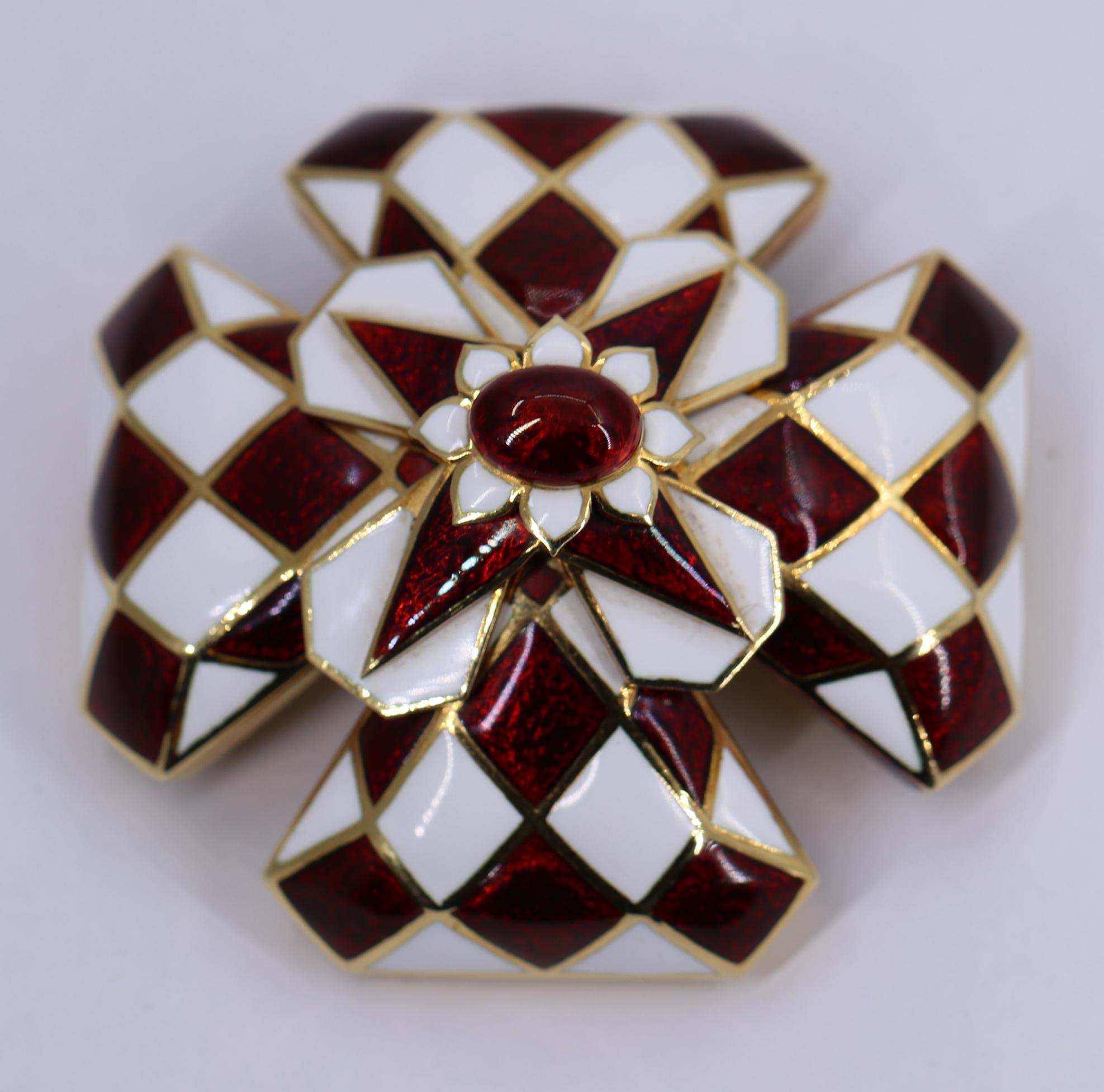 David Webb Gold and Enamel Harlequin Maltese Cross Brooch and Pendant In Excellent Condition In Palm Beach, FL