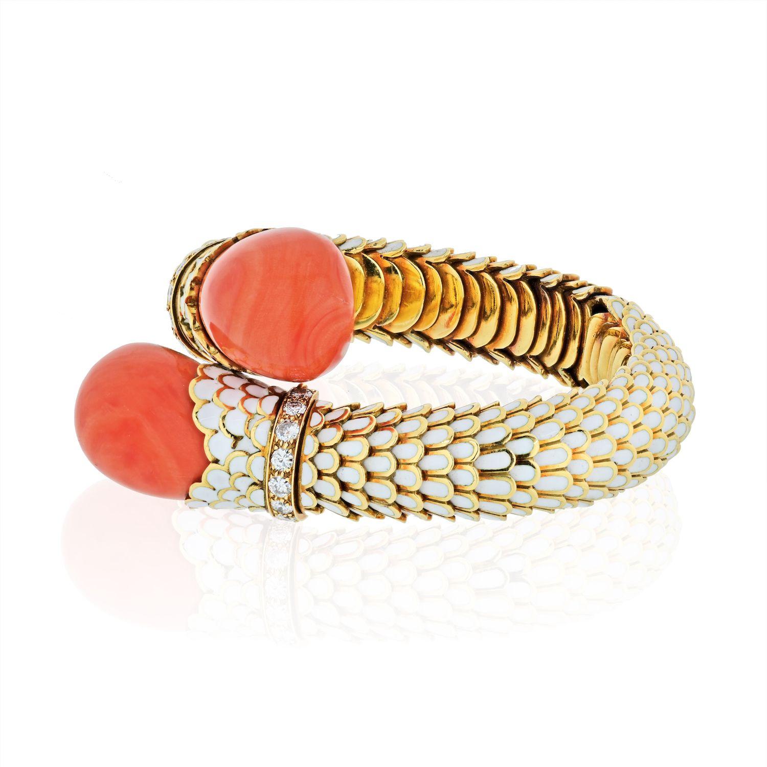 David Webb Gold Coral Bypass Crossover White Enamel Diamond Bangle Bracelet In Good Condition In New York, NY
