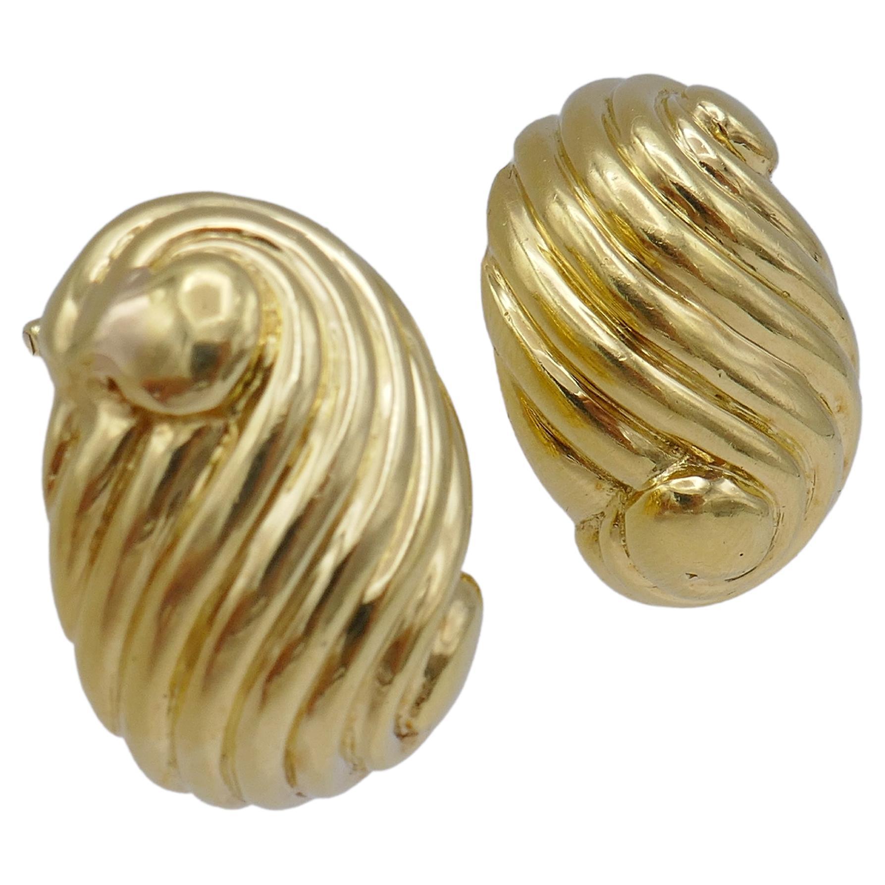 David Webb Gold Earrings, Swirl Shell In Excellent Condition For Sale In Beverly Hills, CA