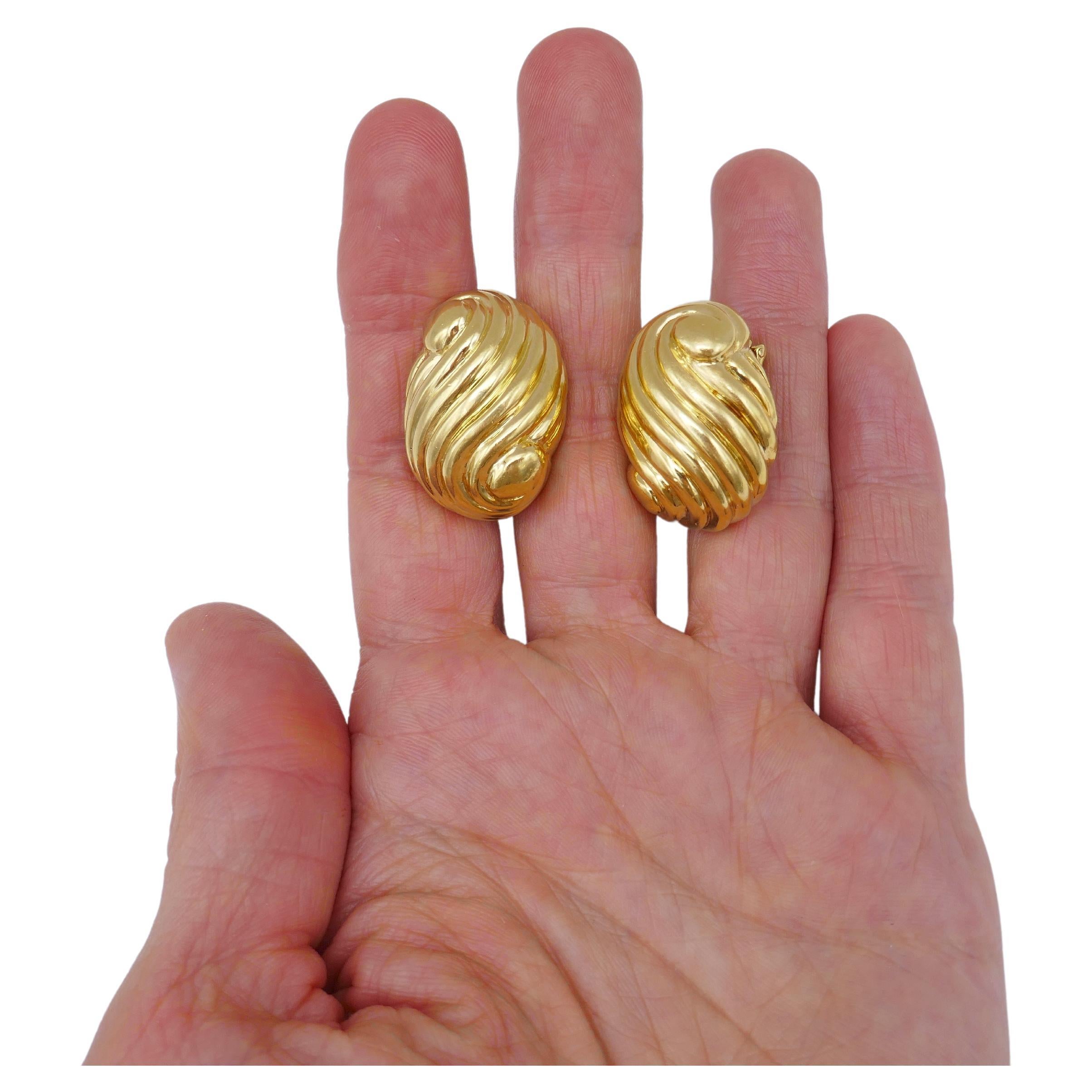 Women's David Webb Gold Earrings, Swirl Shell For Sale