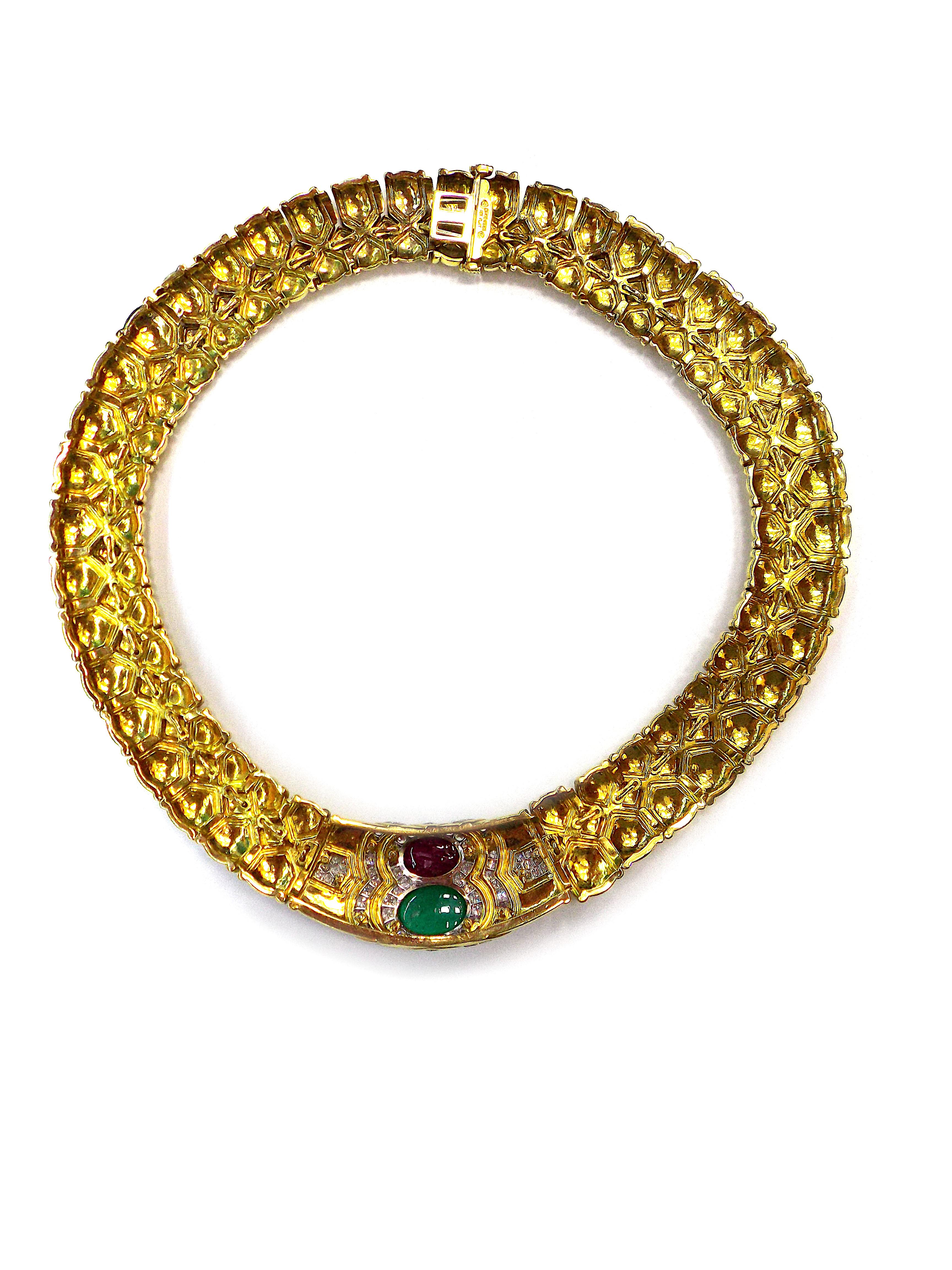 Taille cabochon David Webb Collier et boucles d'oreilles en or avec émeraudes, rubis et diamants en vente