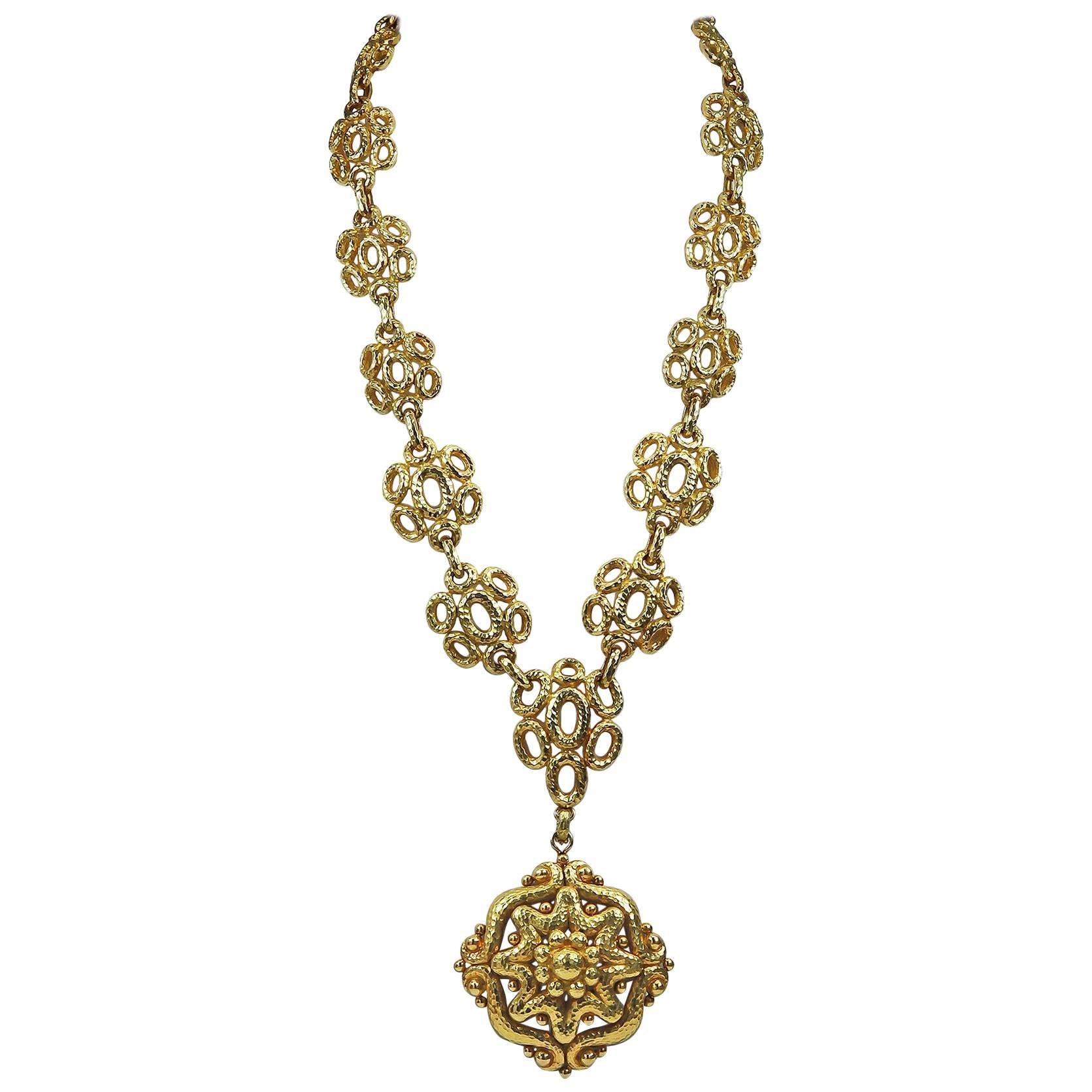 David Webb Gold Link Necklace and Pendant