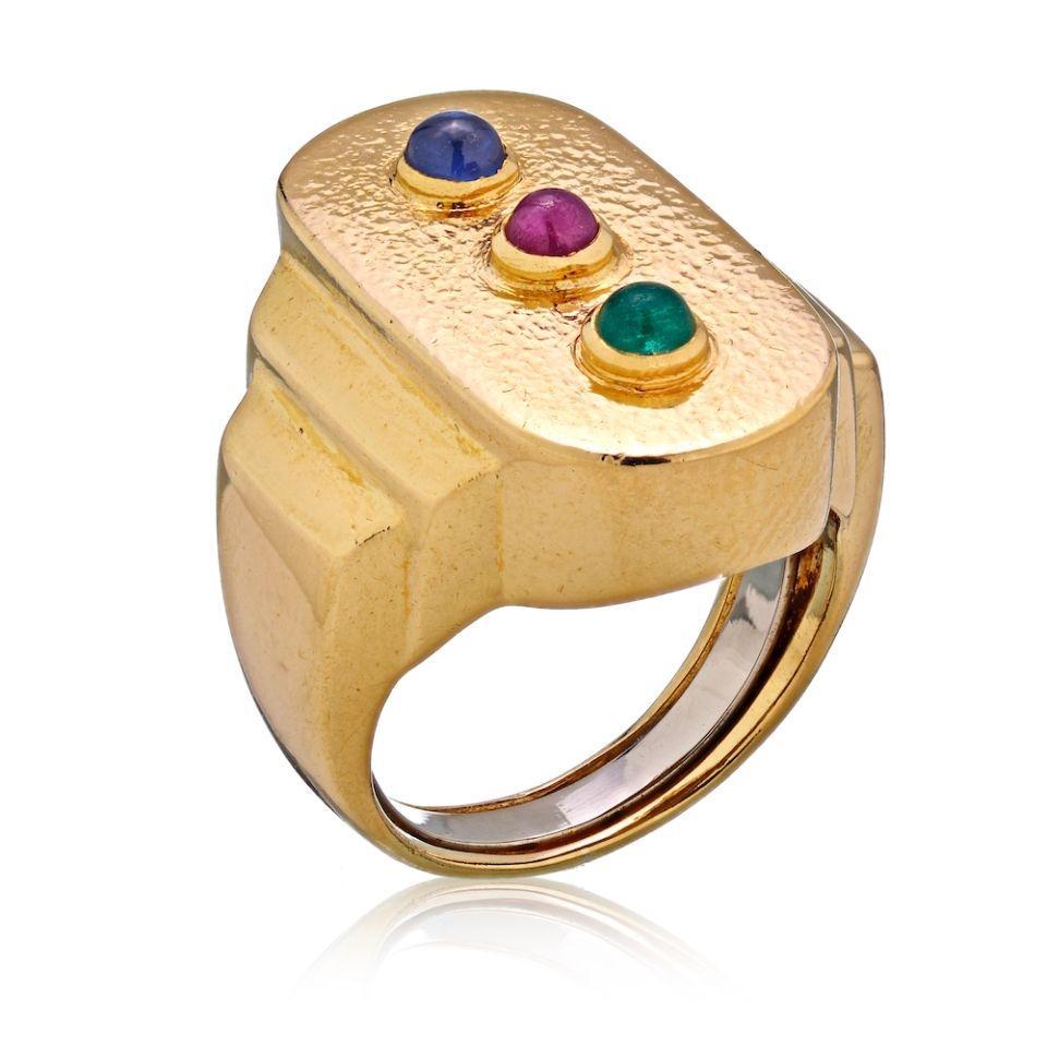 David Webb: Cabochon-Ring aus Gold mit Rubin, Smaragd und Saphir im Zustand „Hervorragend“ im Angebot in New York, NY