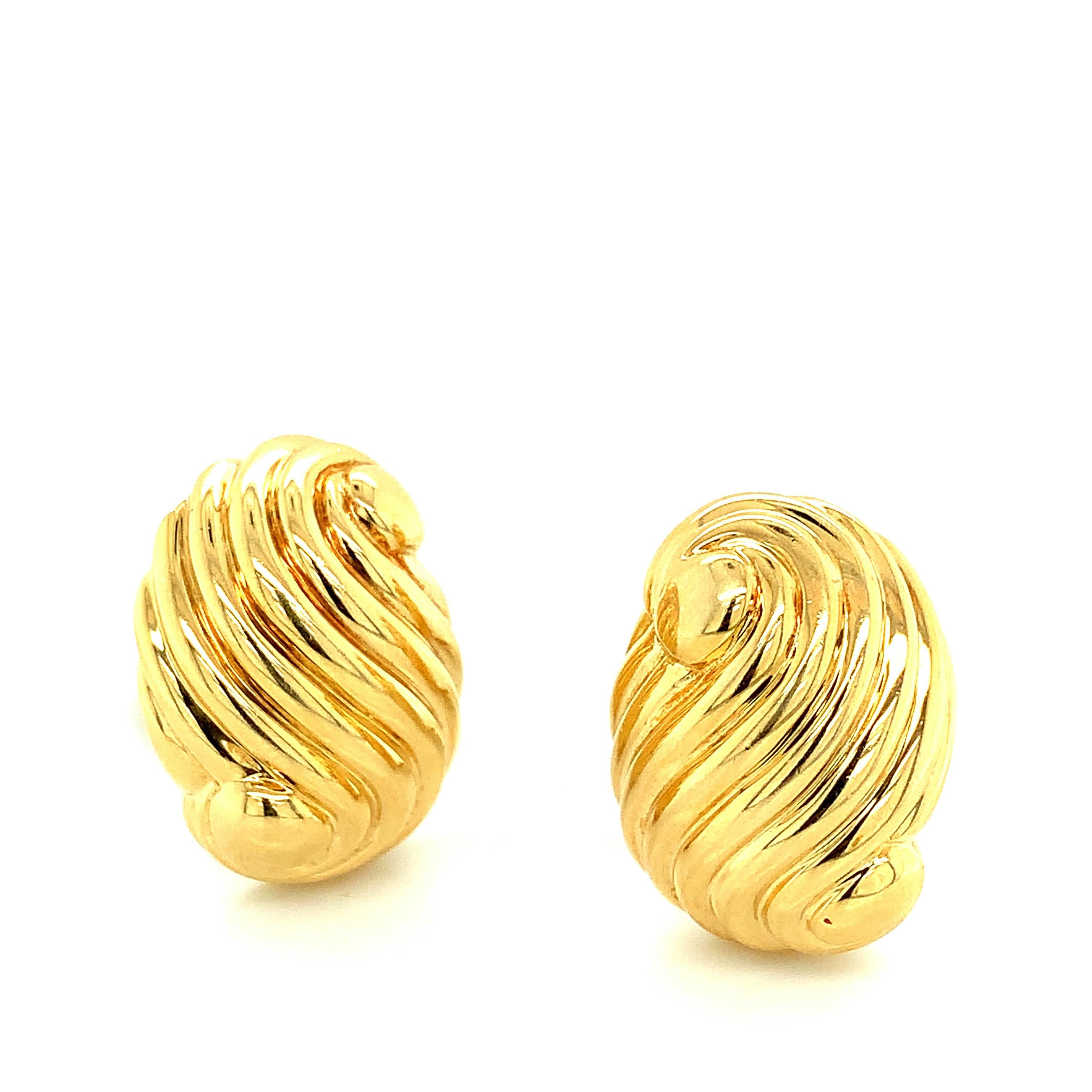 David Webb - Clips d'oreilles en forme de tourbillon en or Pour femmes en vente