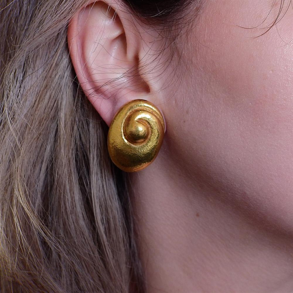 Women's David Webb Gold Swirl Earrings For Sale