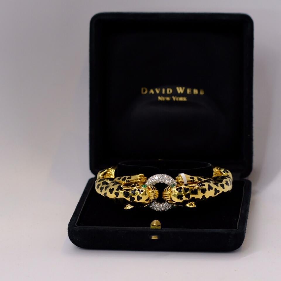 David Webb Gold Vintage 18k Yellow Leopard Double Head Pave Diamond Bracelet In Excellent Condition In New York, NY