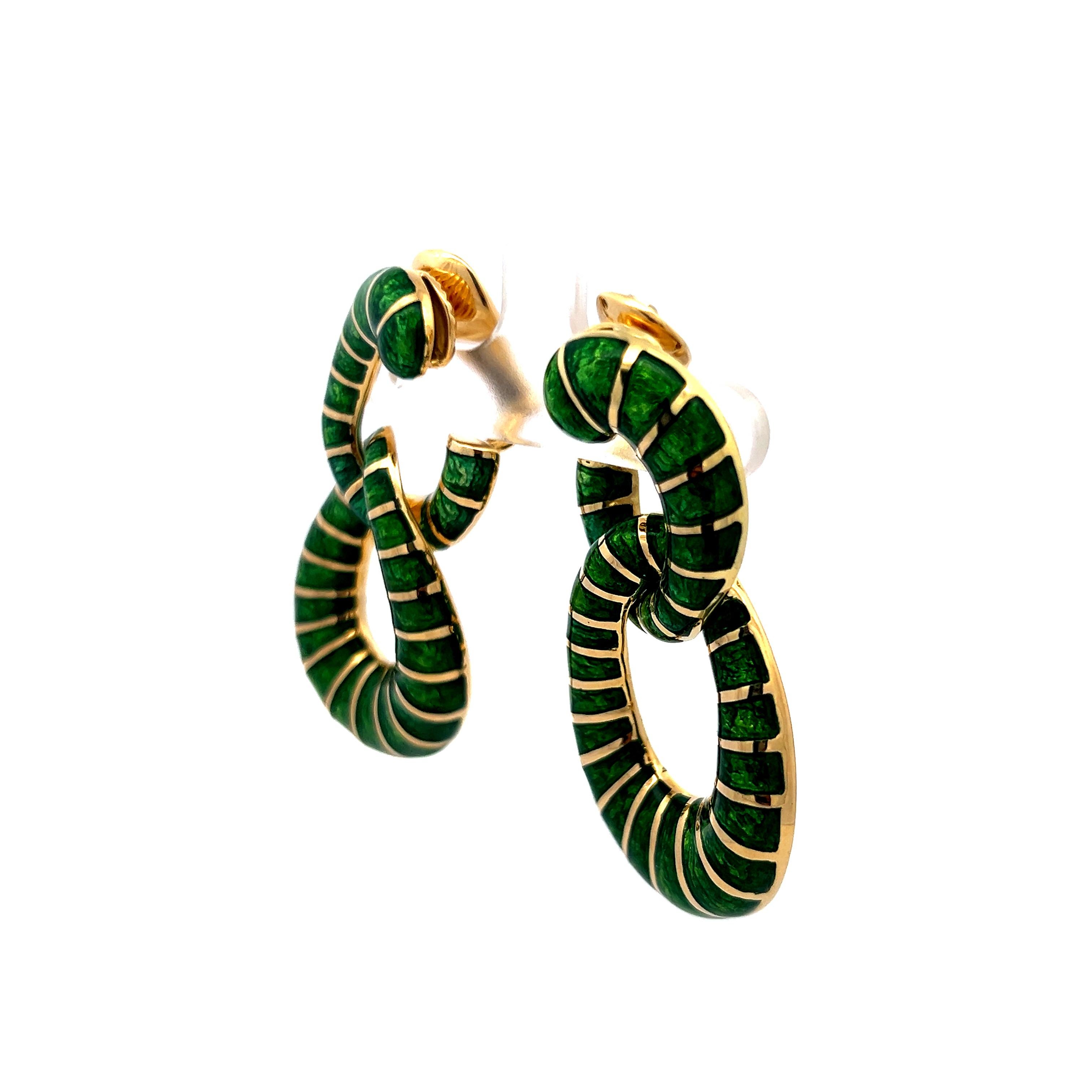 David Webb Green Enamel 18 Karat Yellow Gold Dangling Earrings In Good Condition For Sale In New York, NY