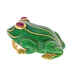 David Webb Green Enamel and Gold Frog Pin Brooch Pendant