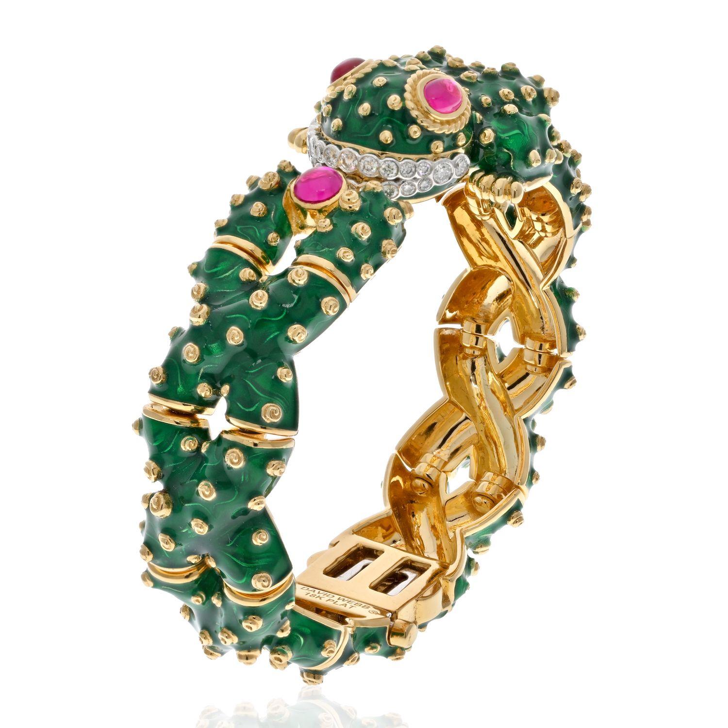 Taille ronde David Webb Bracelet grenouille en émail vert, diamants et rubis en vente