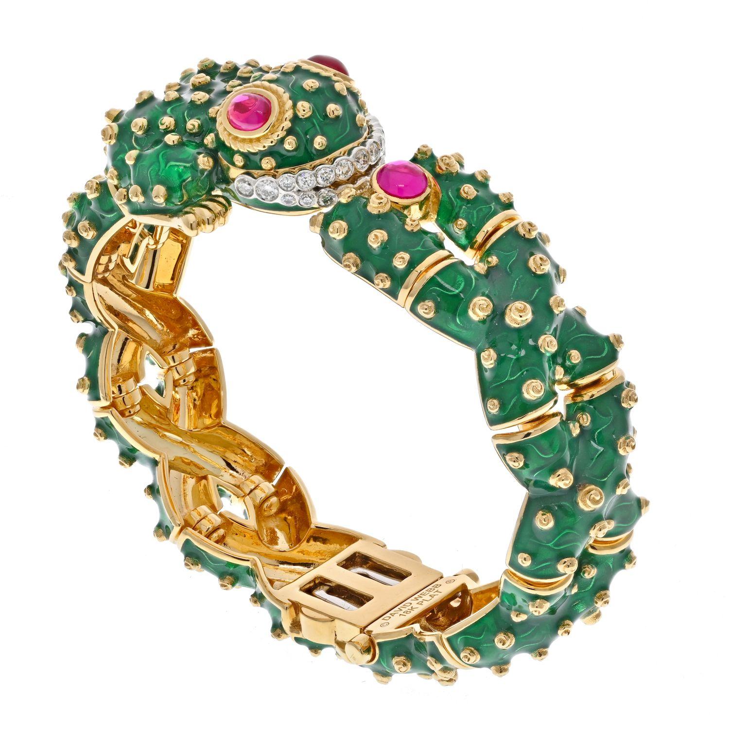 David Webb Bracelet grenouille en émail vert, diamants et rubis Excellent état - En vente à New York, NY
