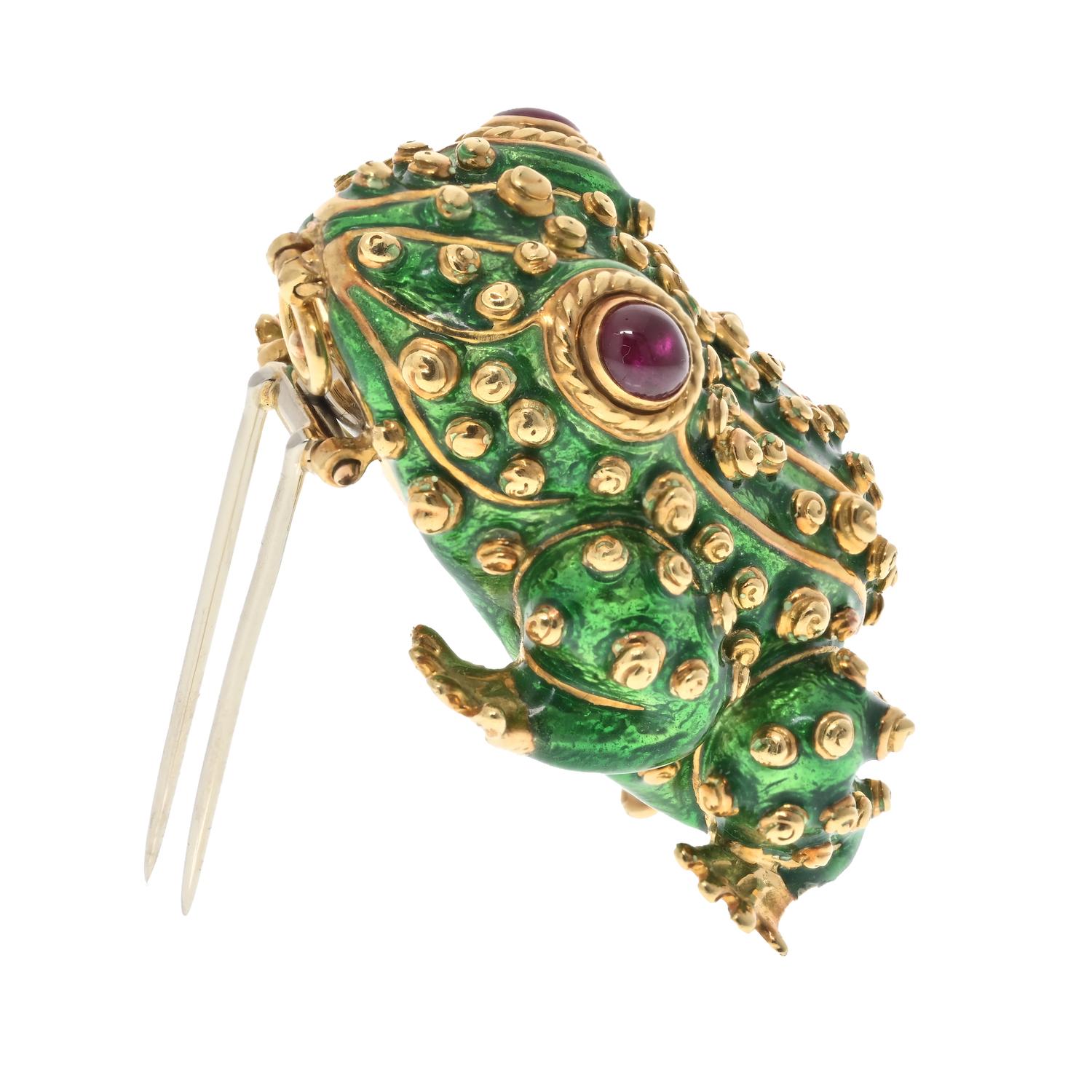 David Webb Green Enamel Frog Pin Brooch In Excellent Condition For Sale In New York, NY