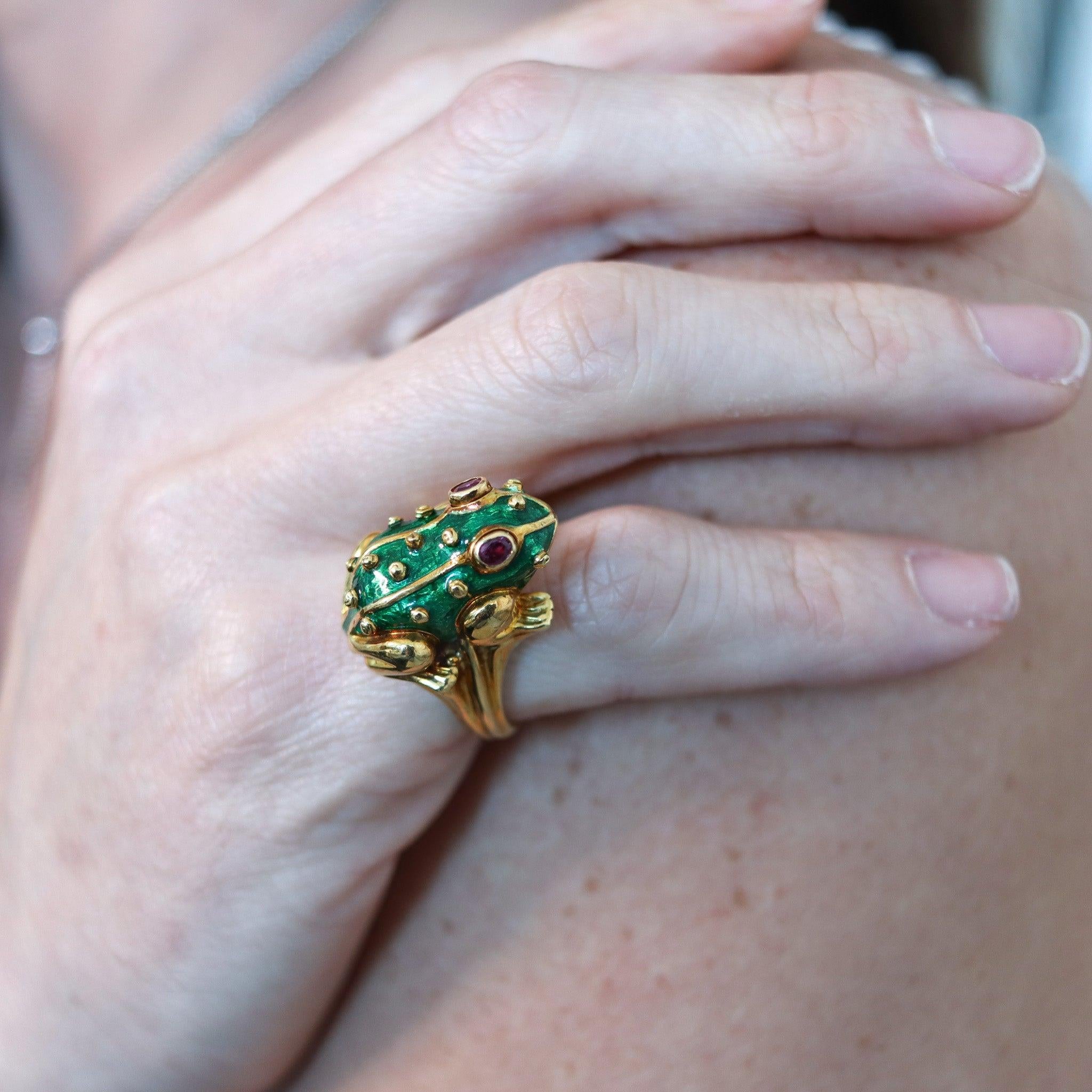 A frog ring designed by David Webb (1925-1975).

This is a beautiful, sculpted frog-ring, created in New York city at the jewelry atelier of David Webb. The statement iconic ring was carefully crafted in three dimensions in solid rich yellow gold of