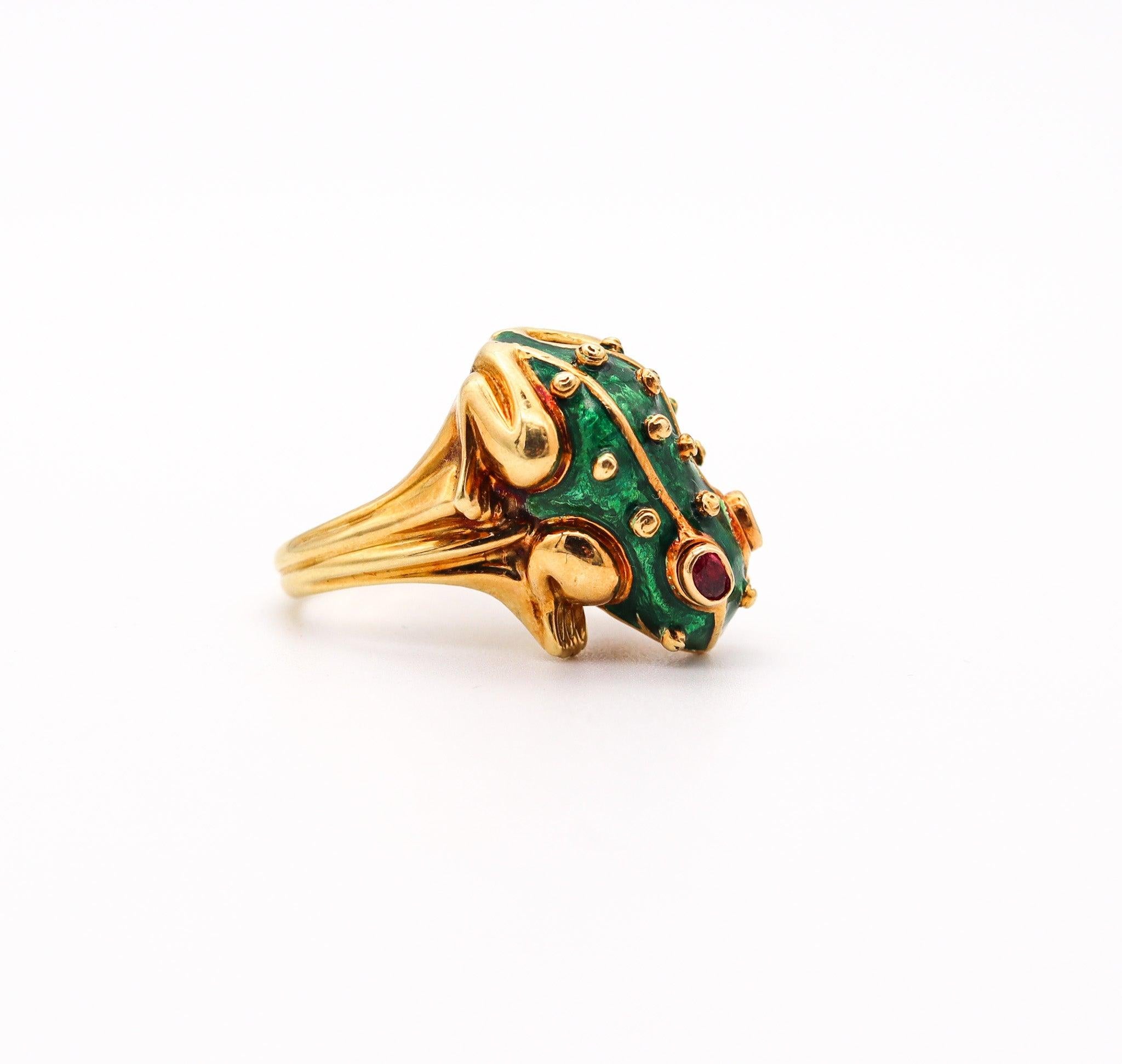 Oval Cut DAVID WEBB Green Enameled Sculpted Frog Ring In 18Kt Yellow Gold With Rubies