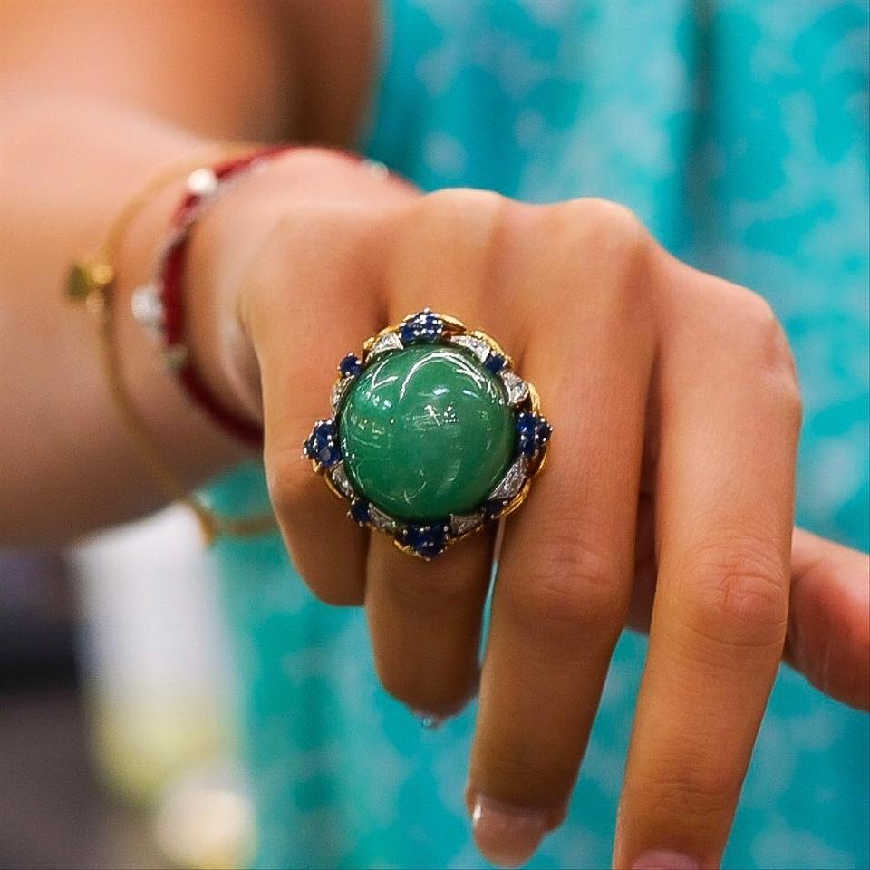 David Webb Green Jade Cabochon with Sapphires and Diamonds Ring In Excellent Condition In New York, NY