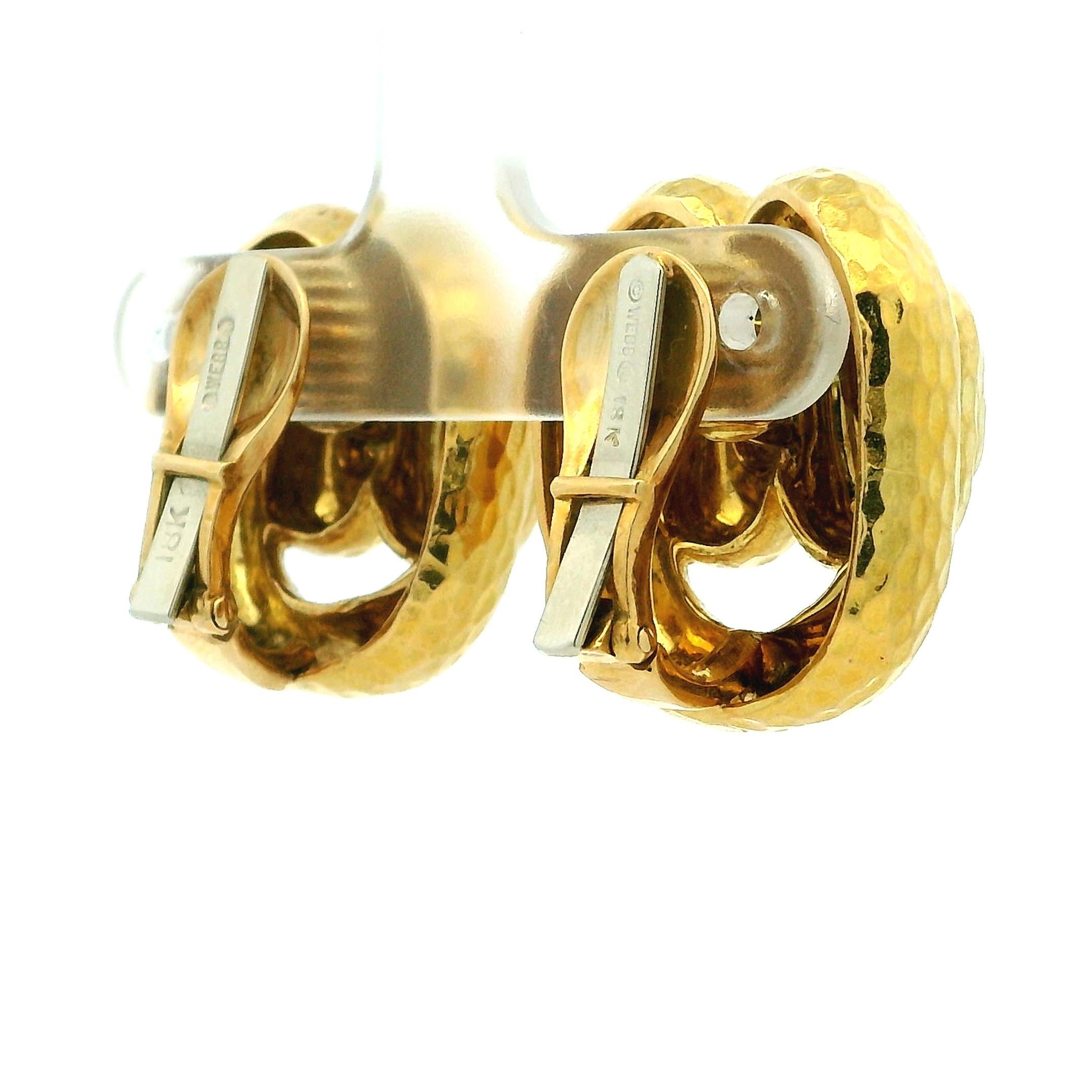 David Webb Gehämmerte 18K Gold Skulpturale Loop-Ohrringe im Angebot 1