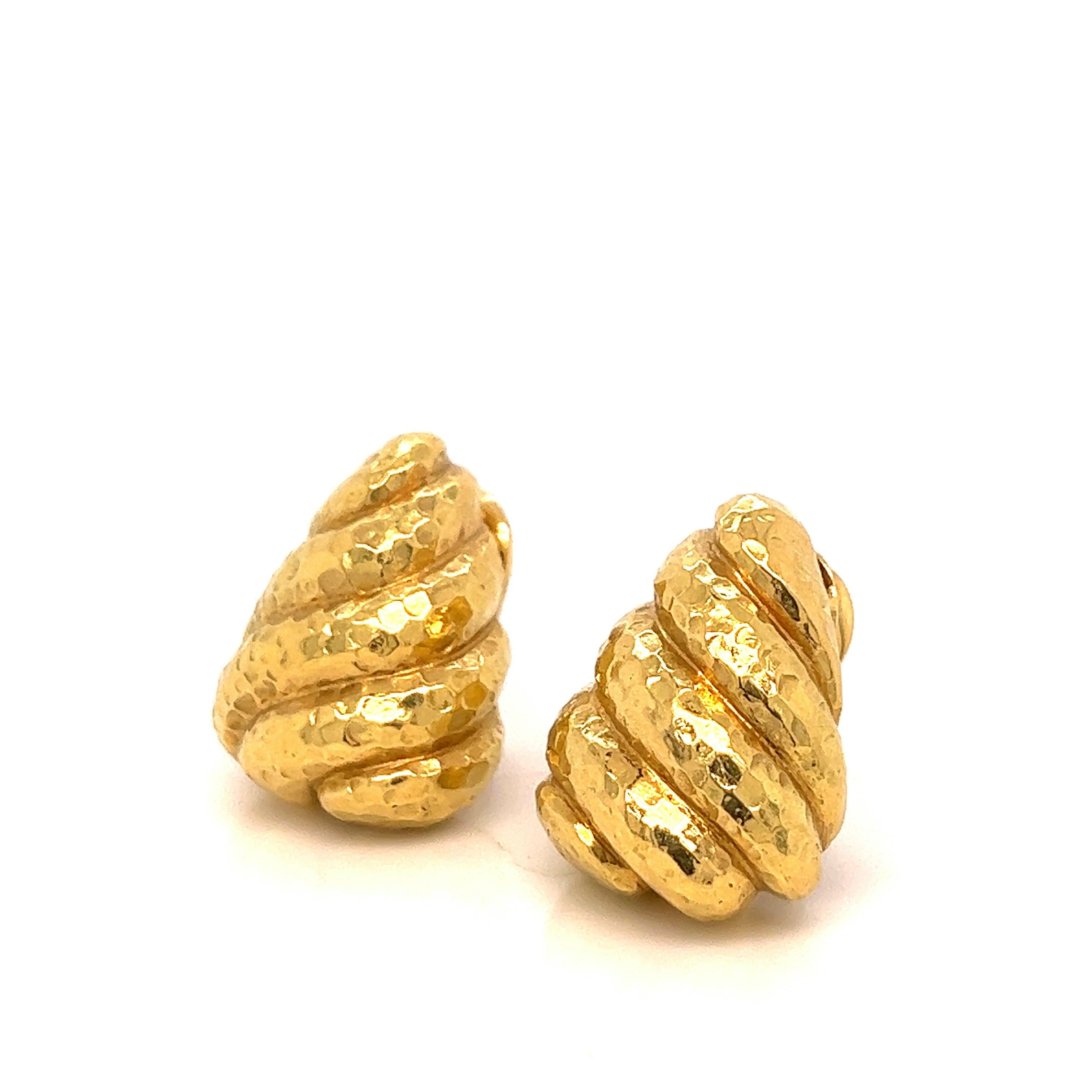 David Webb Hammered Gold Shell Ear Clips In Excellent Condition For Sale In New York, NY
