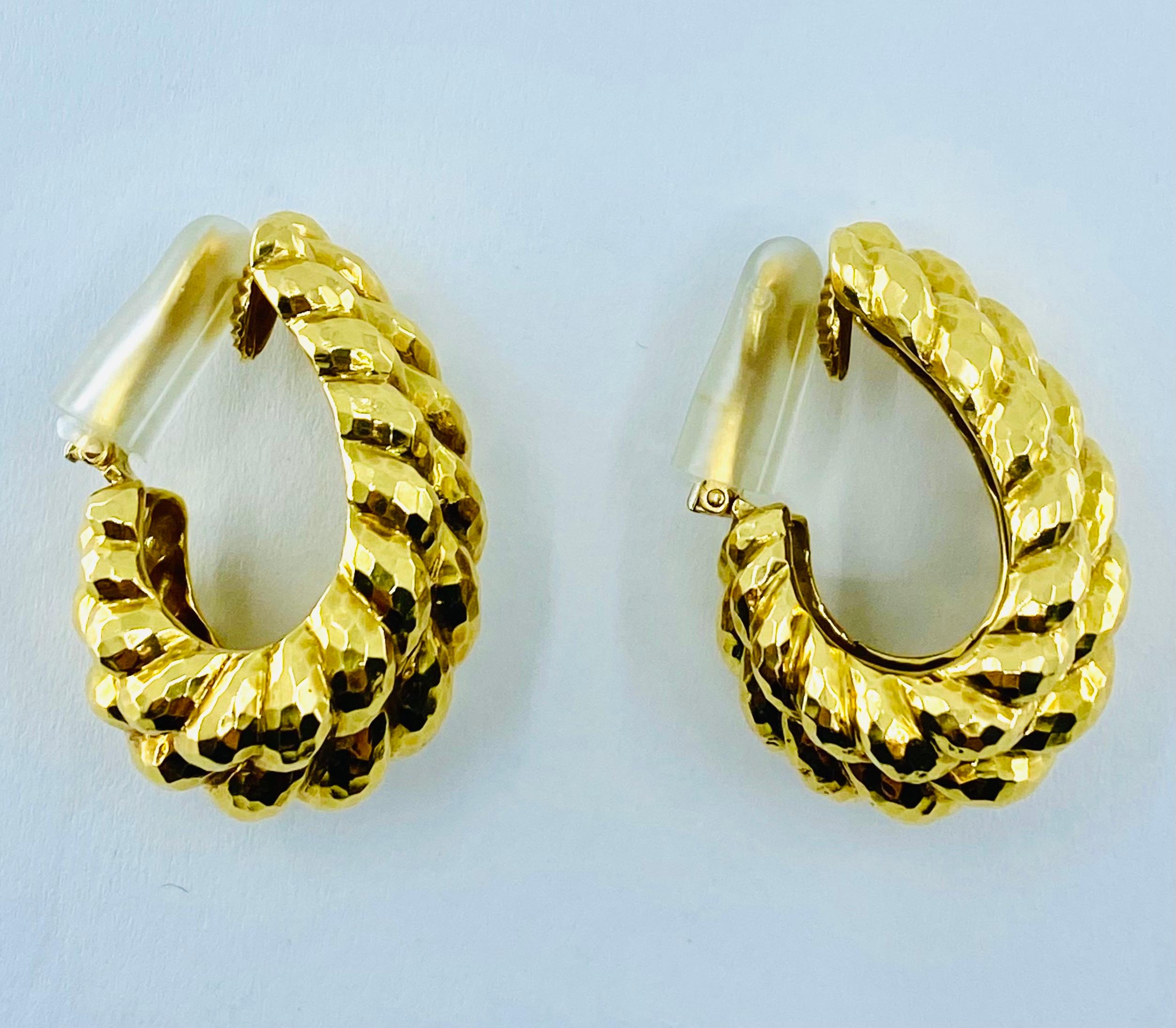 David Webb Hoop Earrings Large 18k Gold In Excellent Condition In Beverly Hills, CA