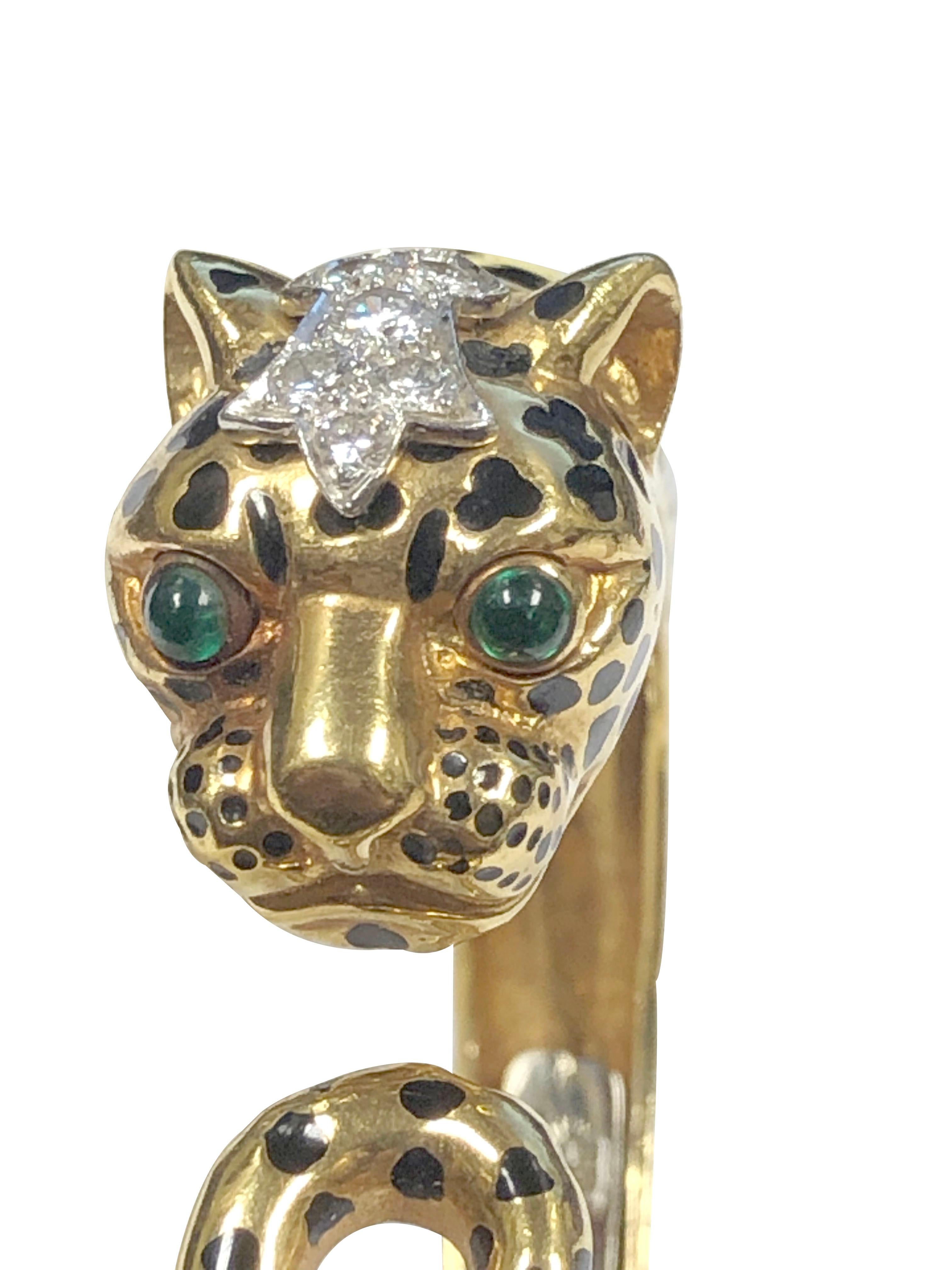 Taille ronde David Webb Bracelet jonc léopard emblématique en or jaune, platine et pierres précieuses en vente