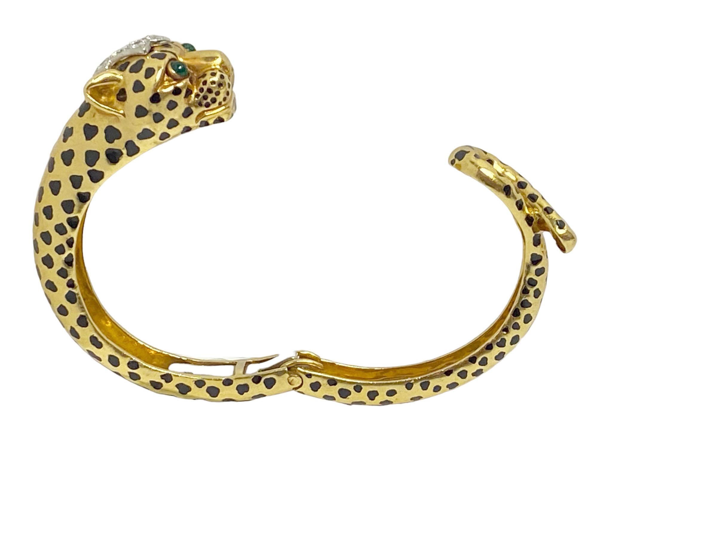 Women's or Men's David Webb Iconic Yellow Gold Platinum and Gem Set Leopard Bangle Bracelet For Sale