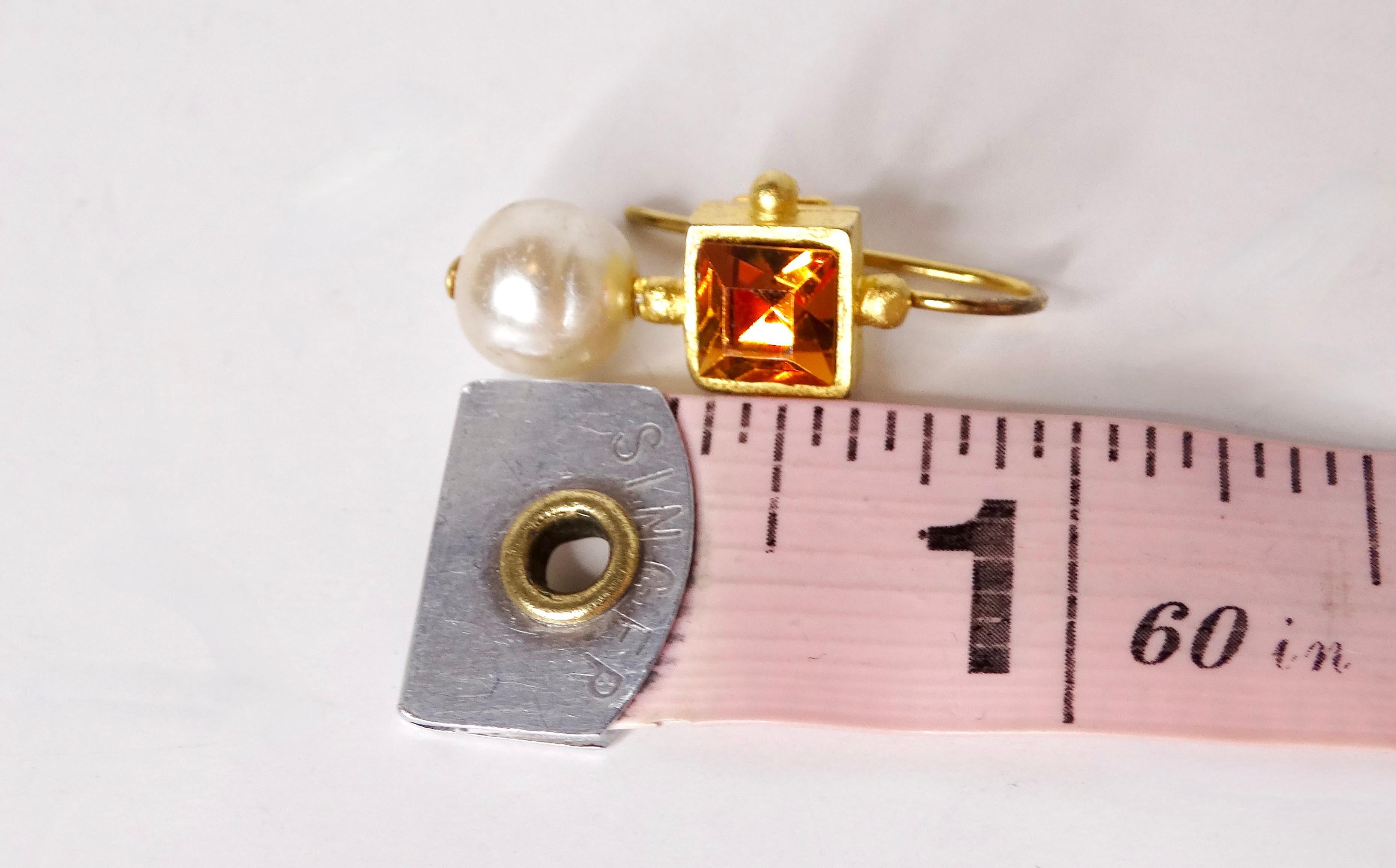 Pendants d'oreilles d'inspiration David Webb en or 18 carats avec perles d'eau douce Pour femmes en vente