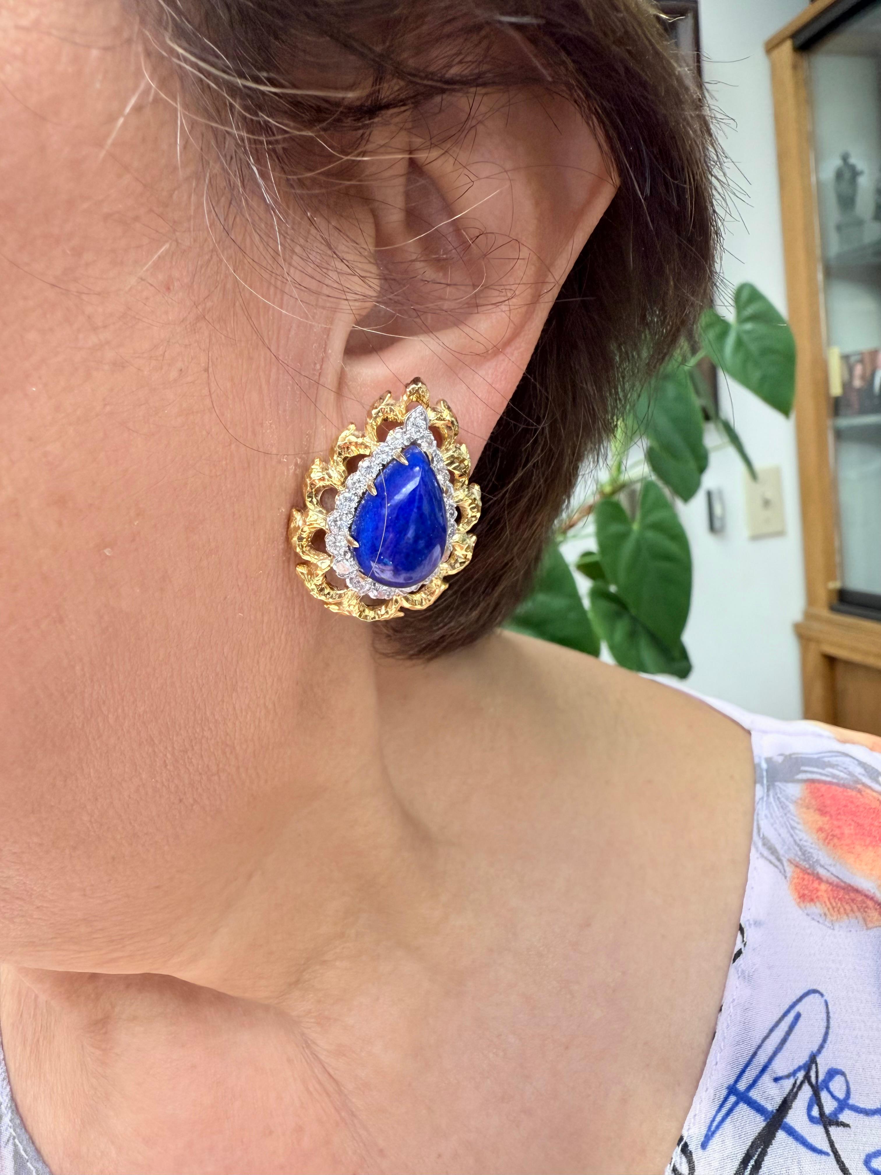 David Webb Pendientes de clip de lapislázuli, diamantes, oro amarillo y platino, años 90.

Los pendientes de clip de oro amarillo de 18 quilates con diamantes Lapis de David Webb se fabricaron en la década de 1990. Los Lapis son preciosos con su
