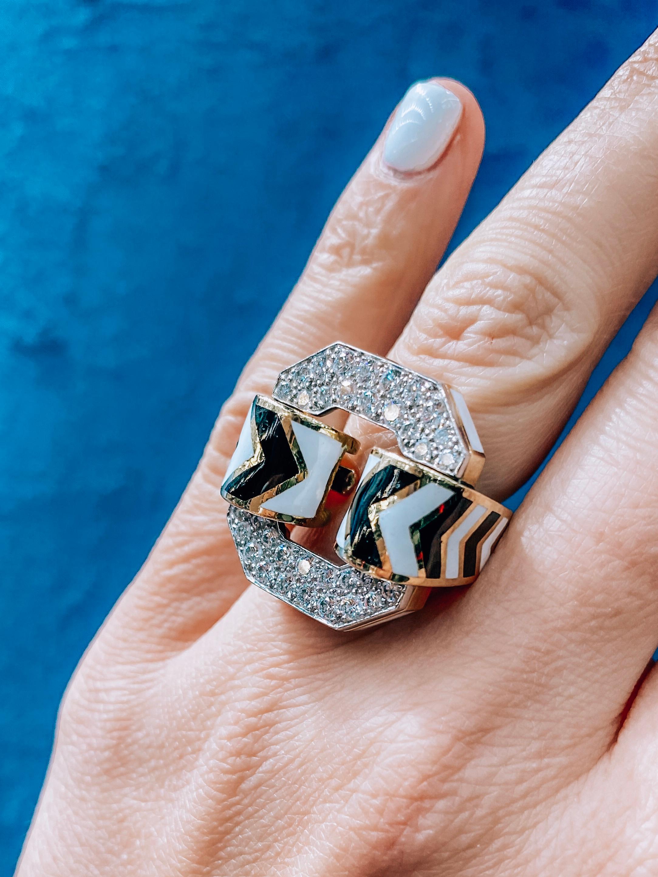 Modern David Webb Large Tire Chevron White and Black Enamel Ring