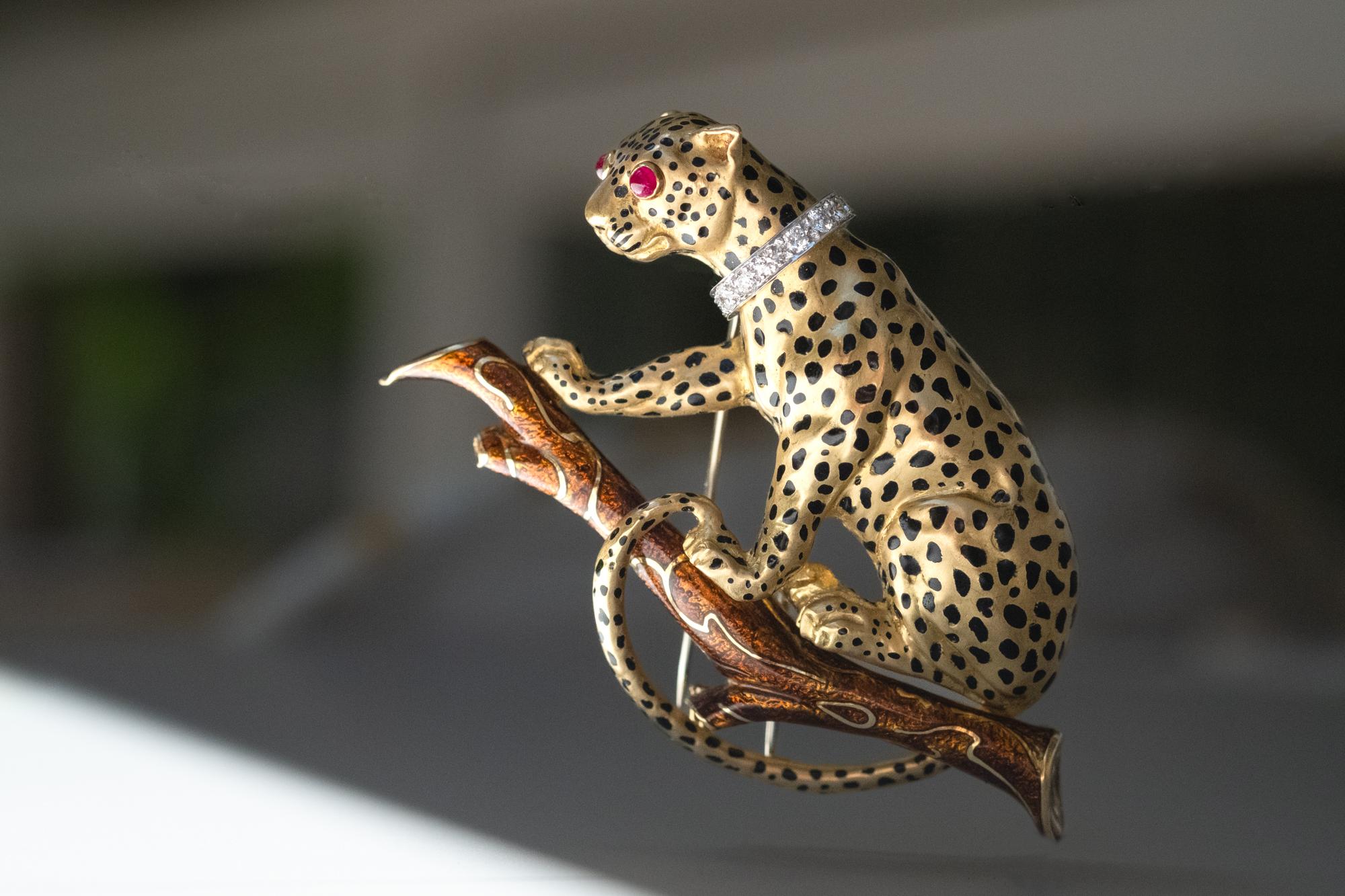David Webb Leopard 18ct yellow gold enamel, Rubies and Diamond Brooch In Excellent Condition For Sale In SYDNEY, AU