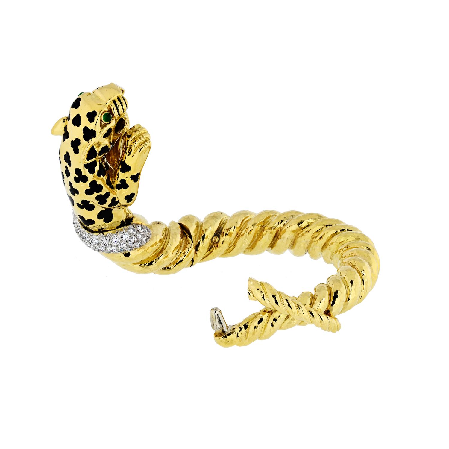Taille ronde David Webb Bracelet jonc léopard tacheté en or jaune 18 carats et diamants en vente
