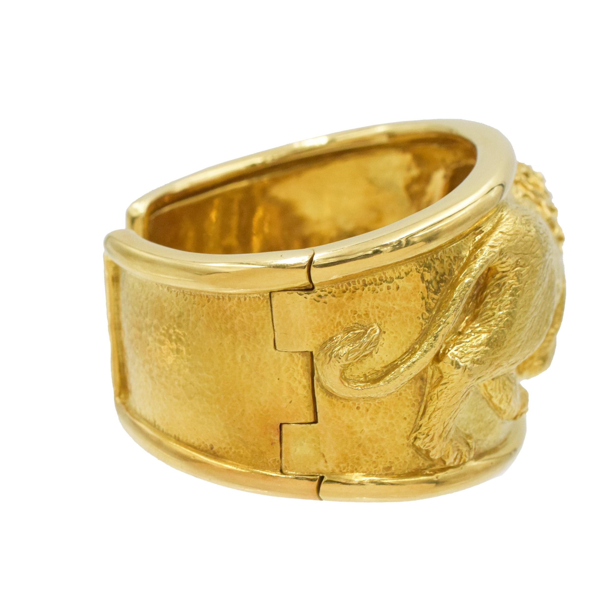 Bracelet en or « Lion » de David Webb Unisexe en vente