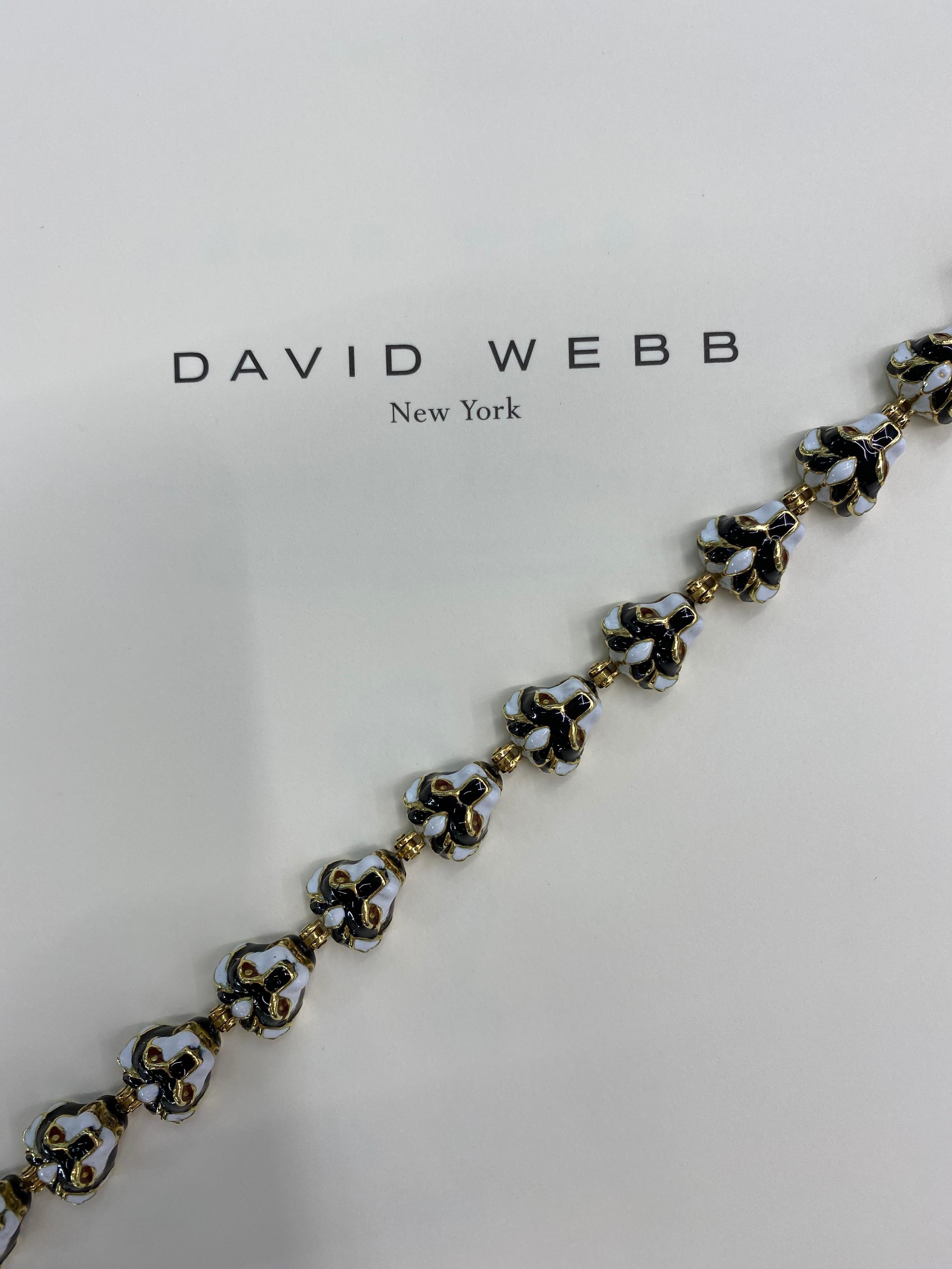 David Webb Bracelet en platine et or 18 carats avec 12 têtes de lion 12 en émail noir en vente 1