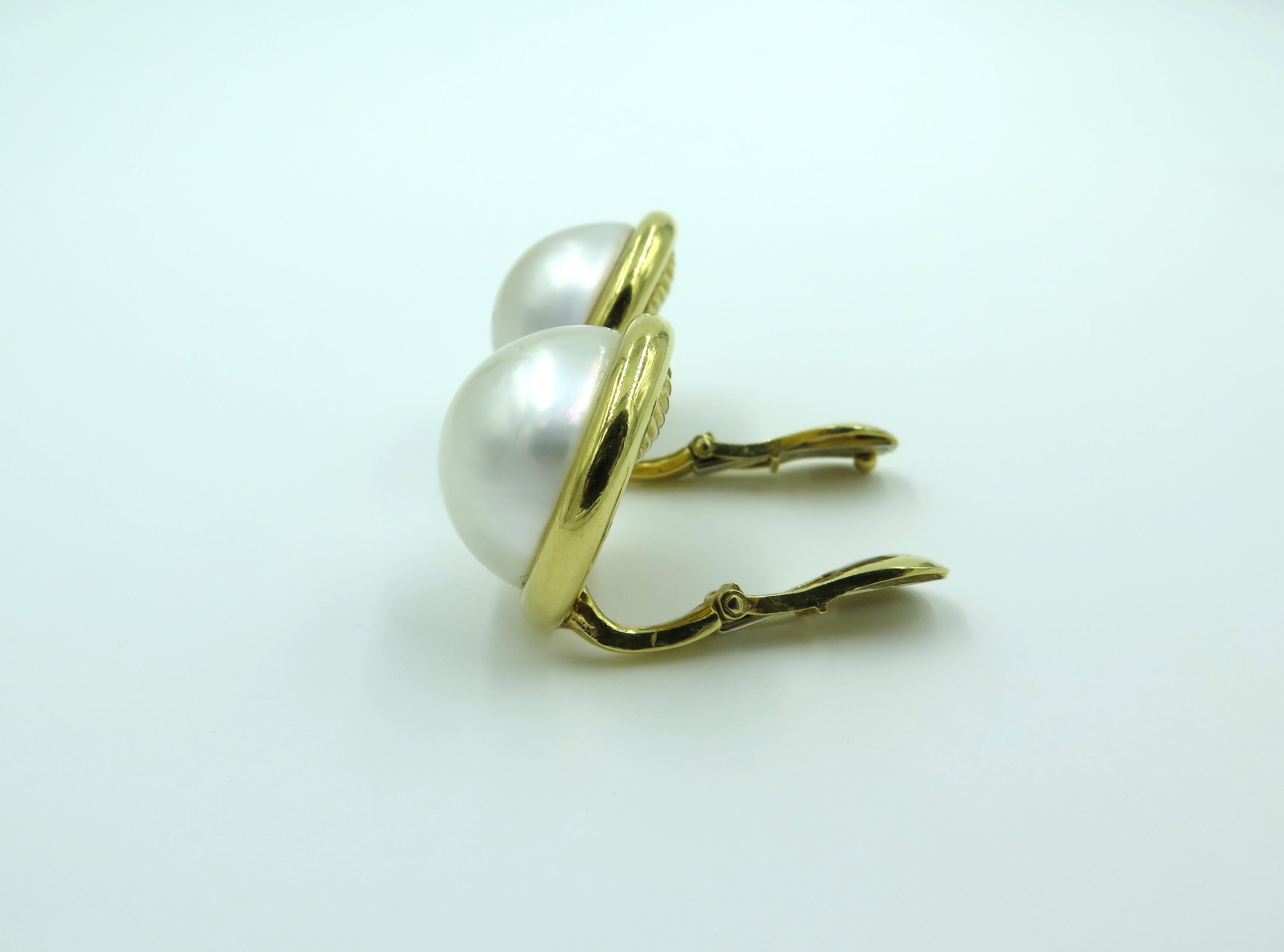 David Webb Mabe Pearl Earrings In Excellent Condition In New York, NY
