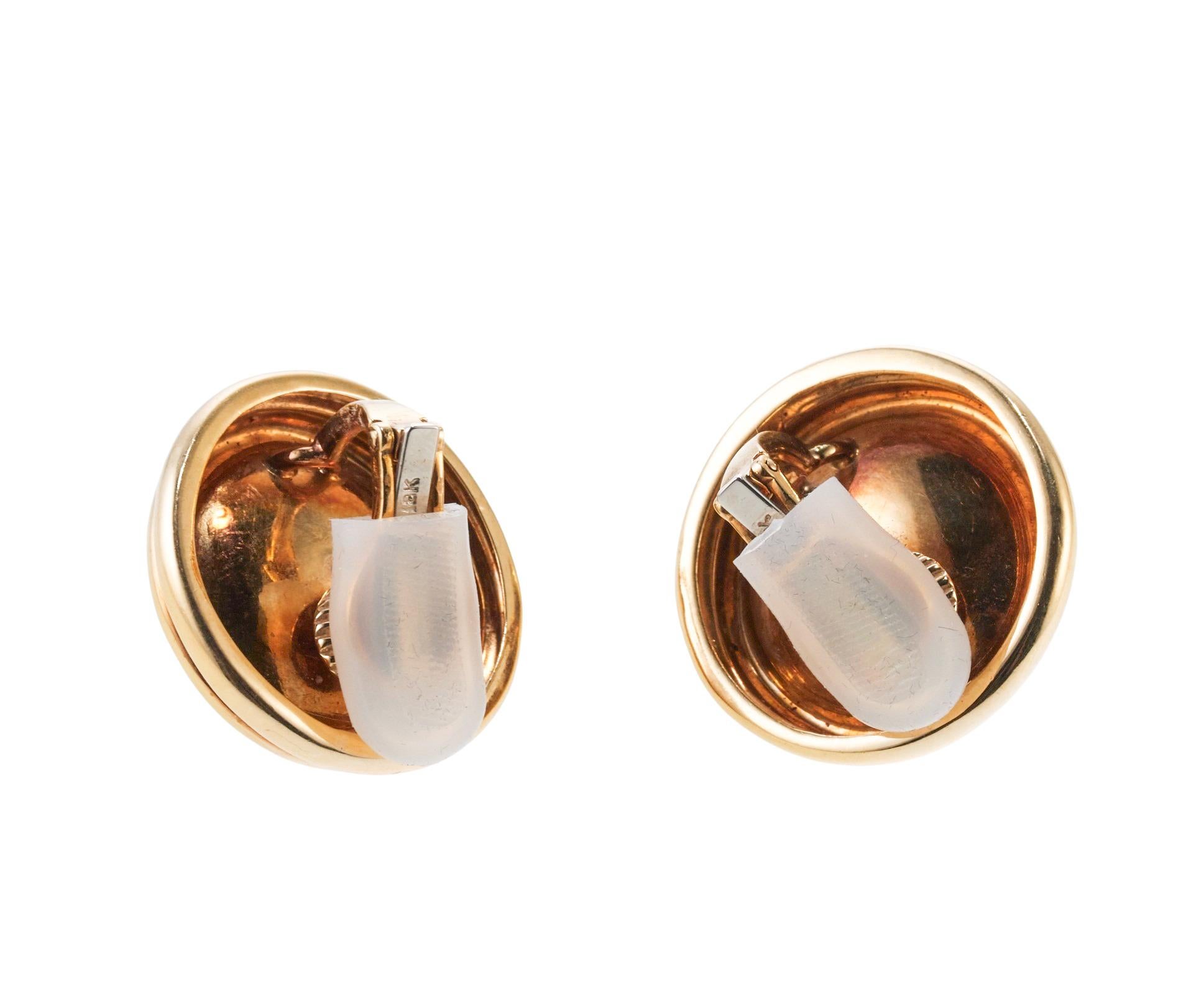Round Cut David Webb Mabe Pearl Gold Large Earrings For Sale