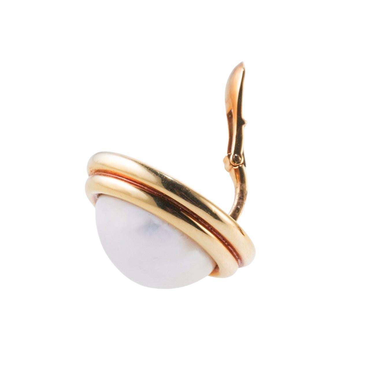 David Webb Mabe Pearl Gold Large Earrings In Excellent Condition For Sale In New York, NY