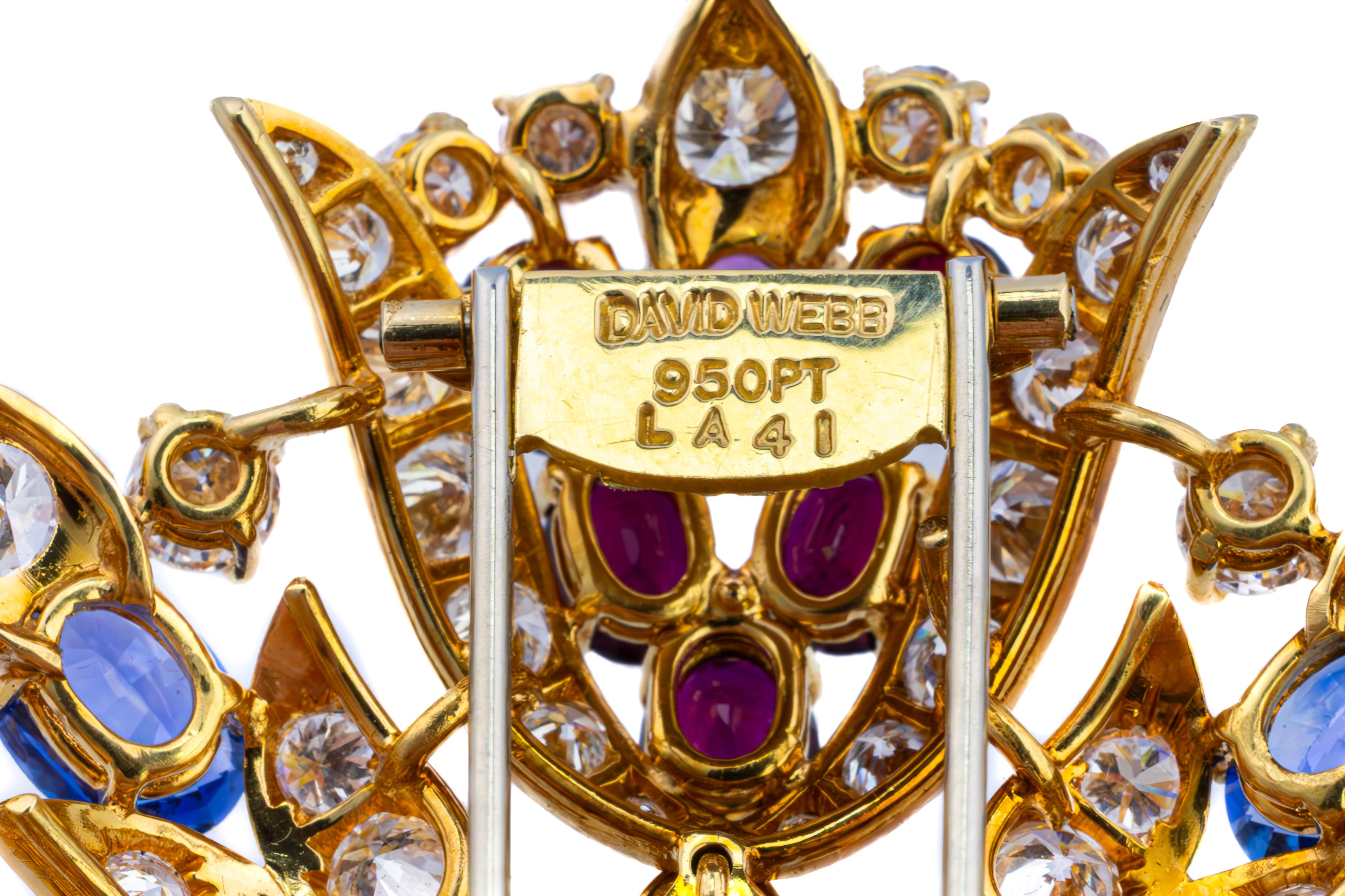 David Webb Broche de oro con flores de diamantes y multigemas Corte redondo en venta