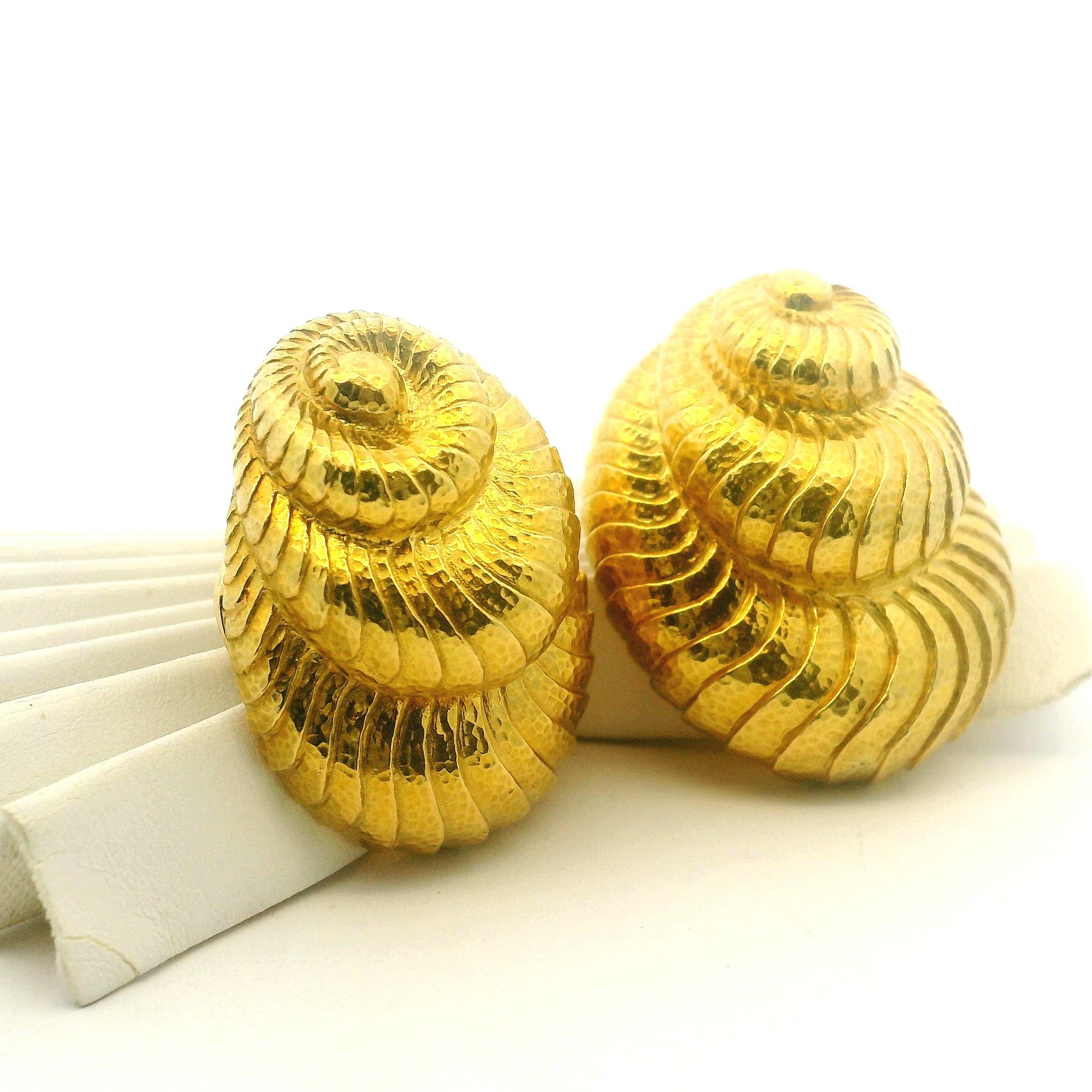 Retro David Webb Nautilus Shell Earrings in 18K Yellow Gold, Circa 1970s For Sale